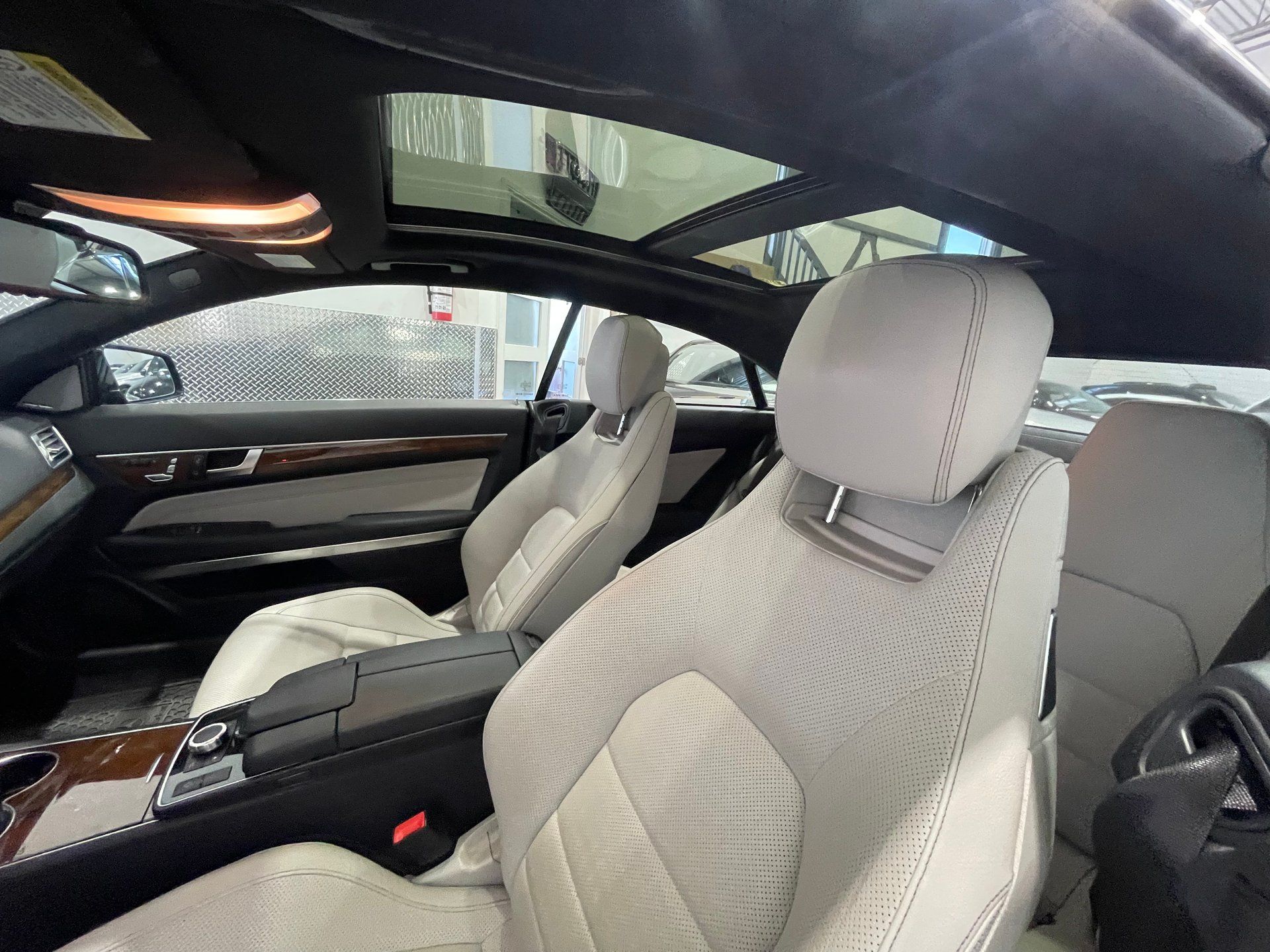 Mercedes-Benz E 400 2016 - Thumbnail 12