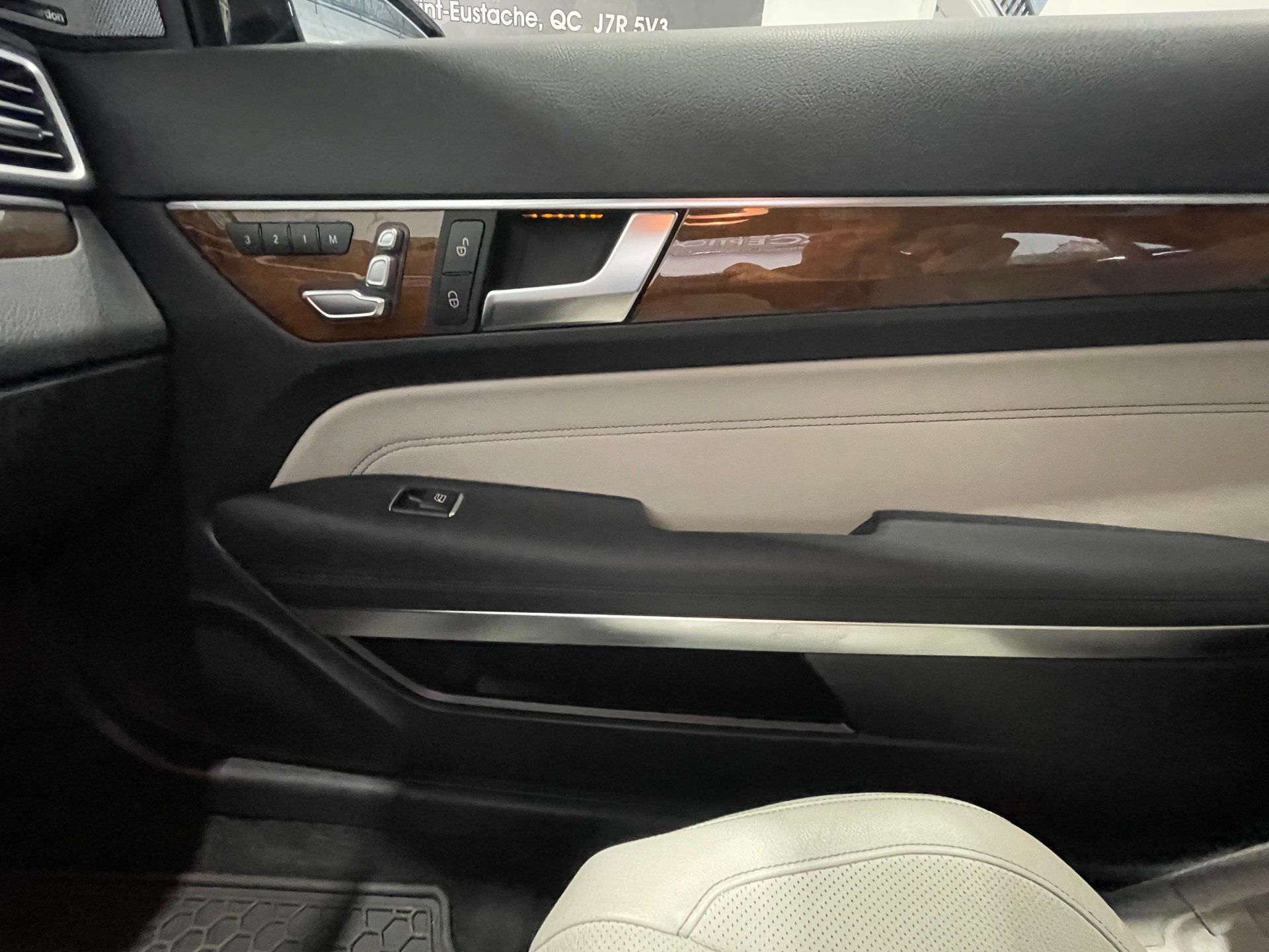 Mercedes-Benz E 400 2016 - Thumbnail 29