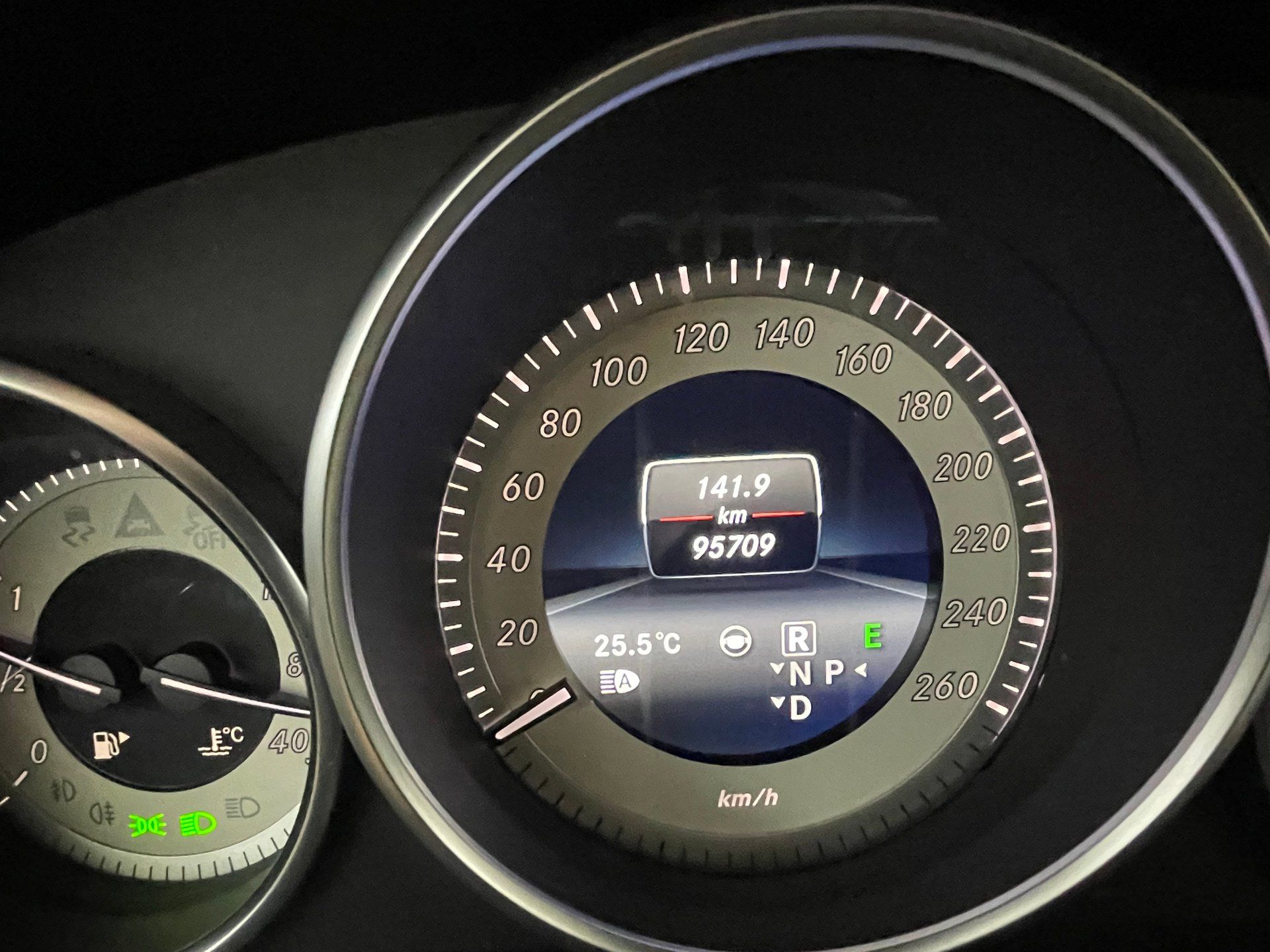 Mercedes-Benz E 400 2016 - Thumbnail 27