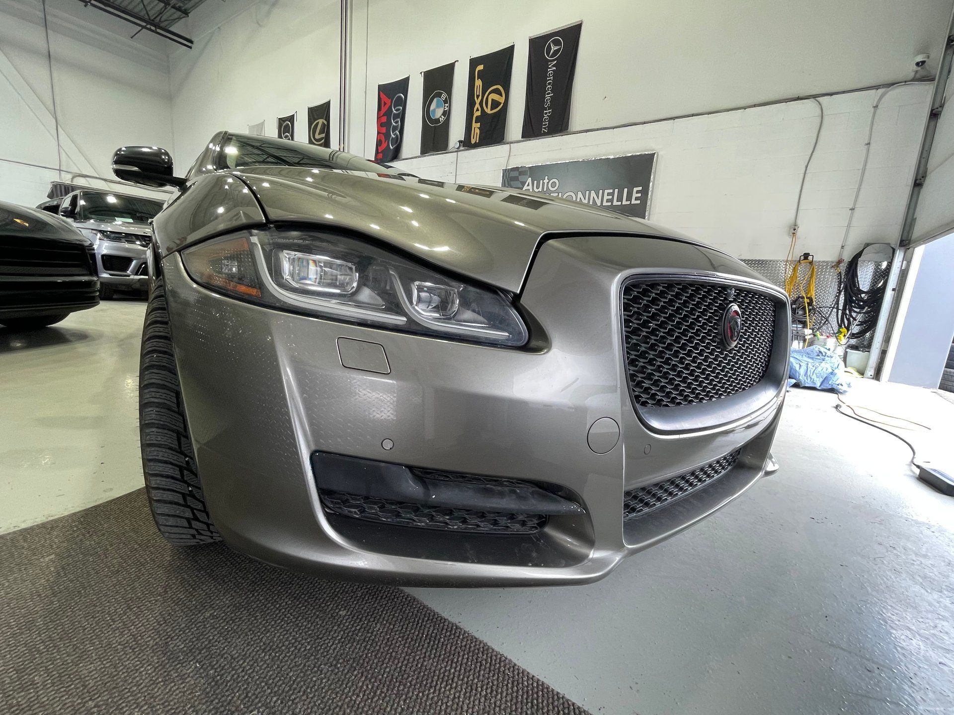 Jaguar XJ 2017 - Thumbnail 6