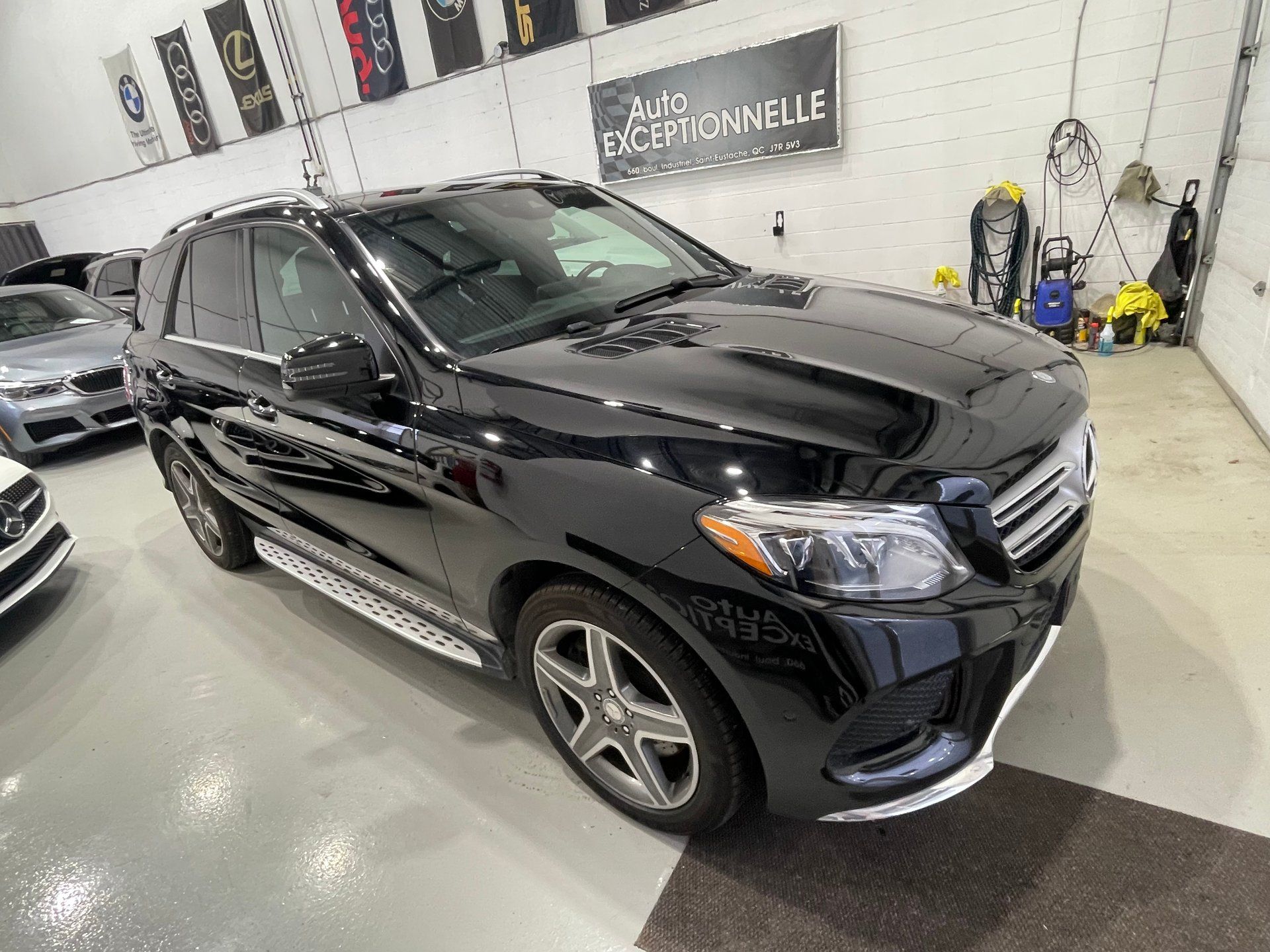 Mercedes-Benz GLE 550 2017 - Thumbnail 2