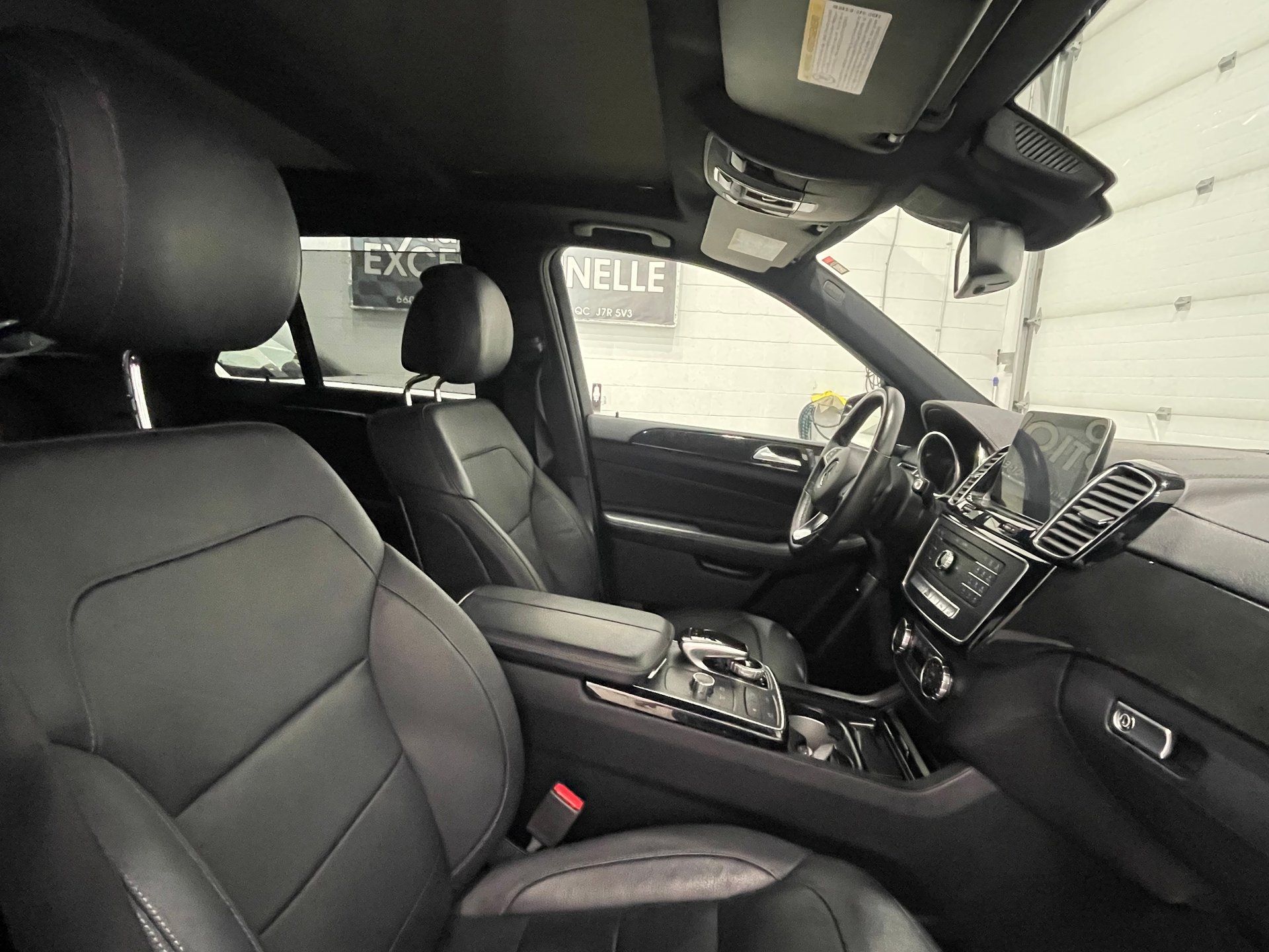 Mercedes-Benz GLE 550 2017 - Thumbnail 22