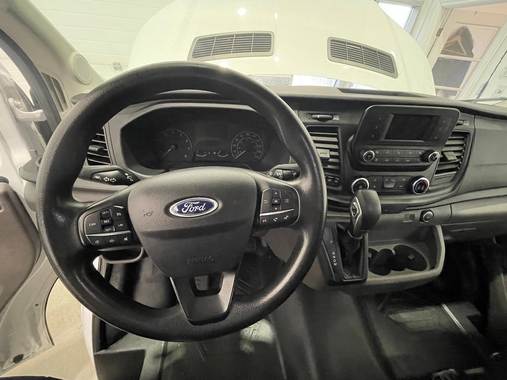 Ford Transit-250 Cargo 2020 - Thumbnail 29