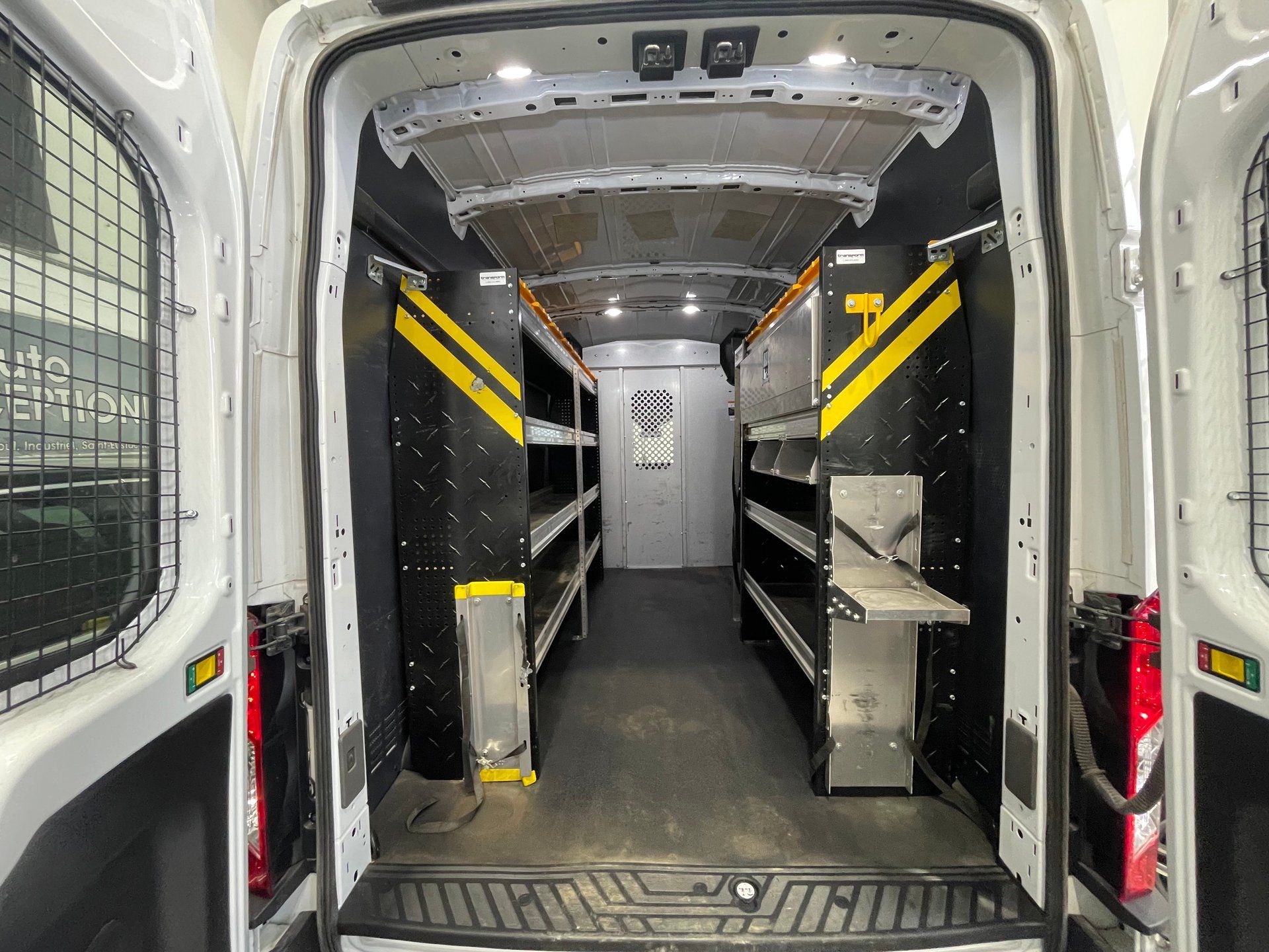 Ford Transit-250 Cargo 2020 - Thumbnail 9