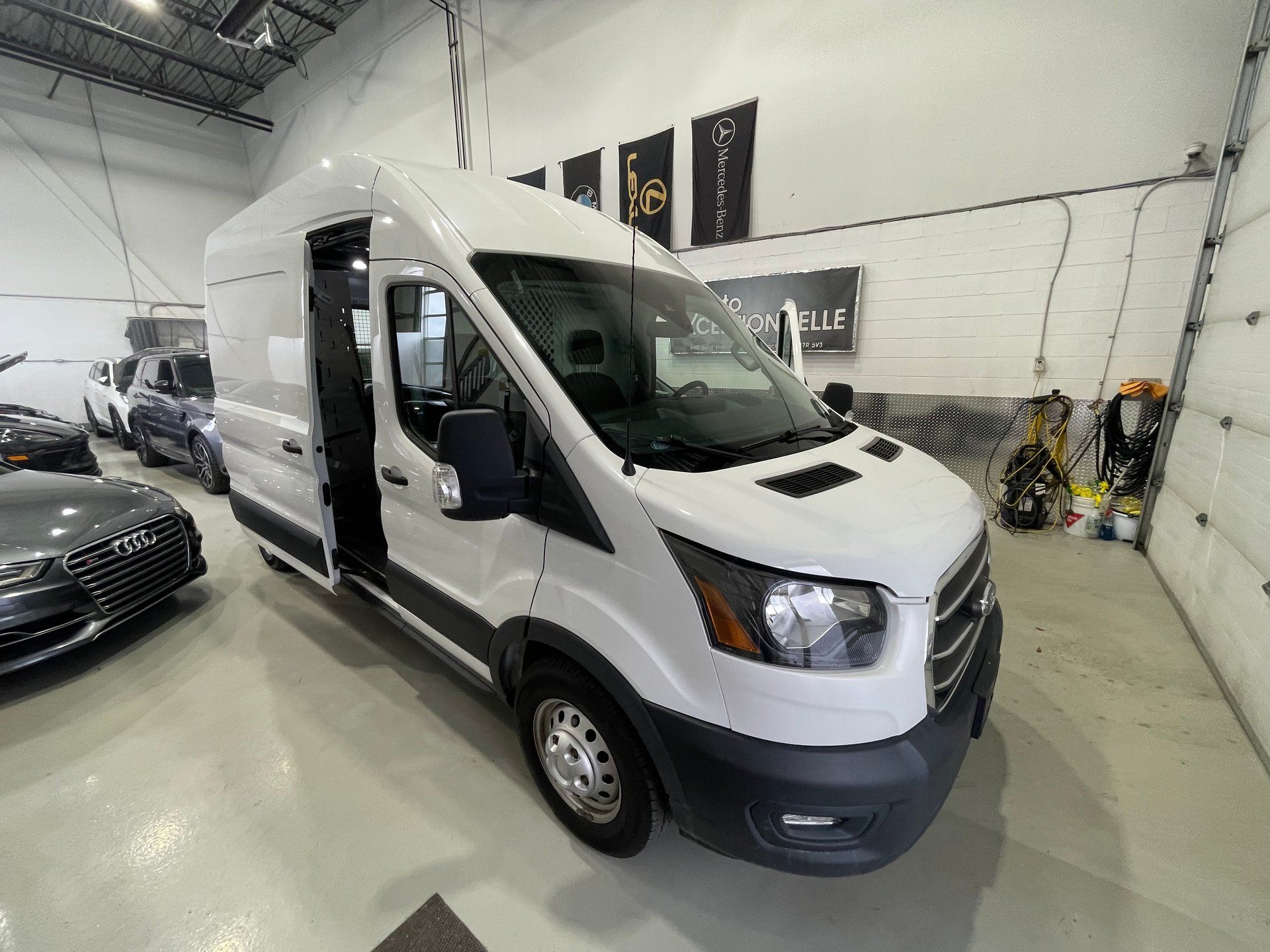 Ford Transit-250 Cargo 2020 - Thumbnail 19