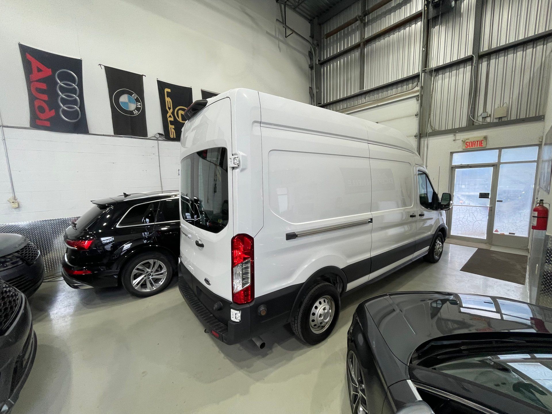 Ford Transit-250 Cargo 2020 - Thumbnail 14