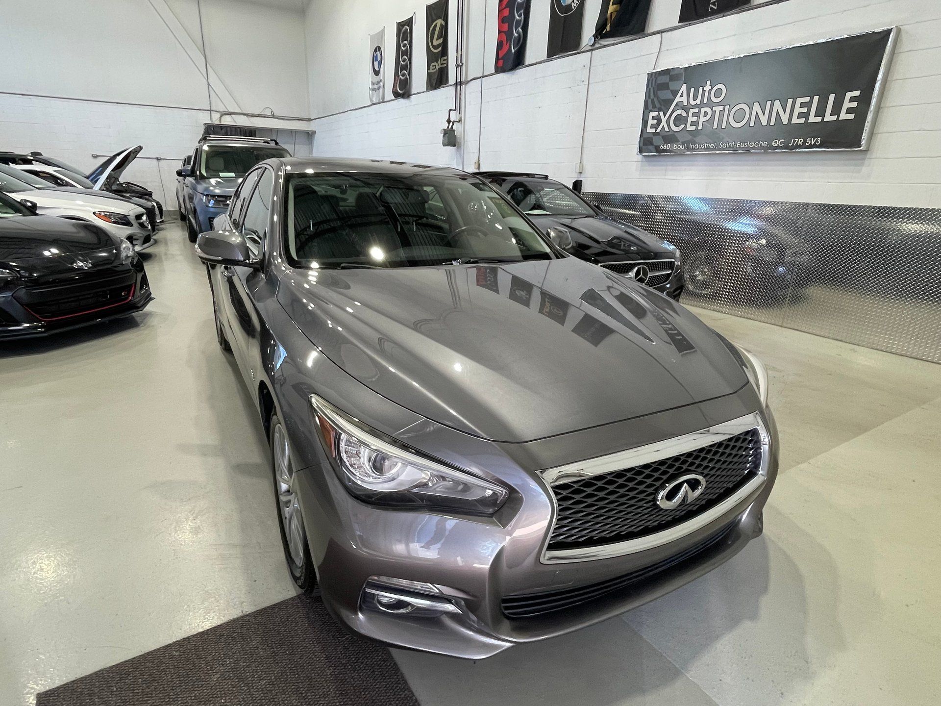 INFINITI Q50 2017 - Thumbnail 3
