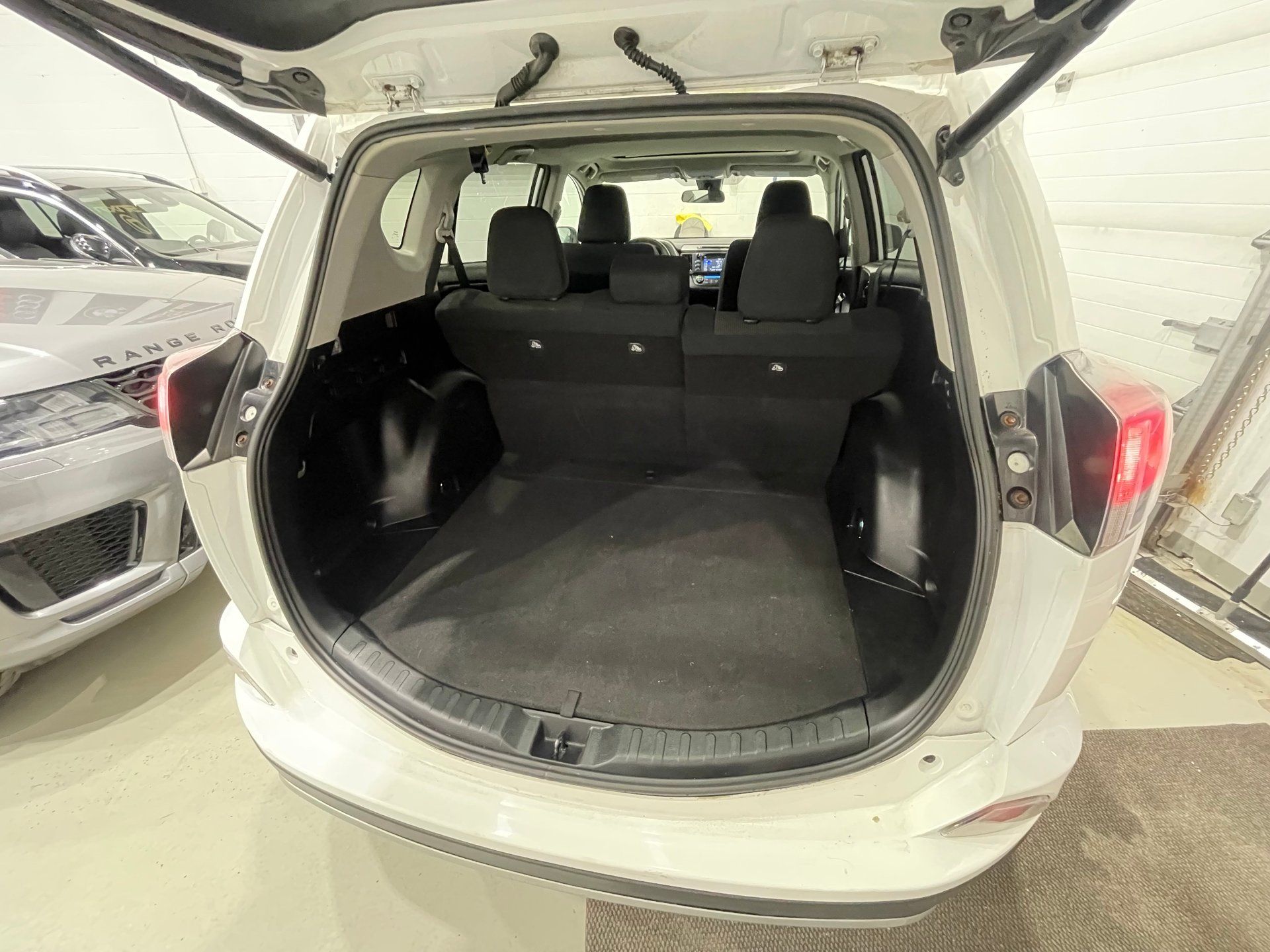 Toyota RAV4 2017 - Thumbnail 28