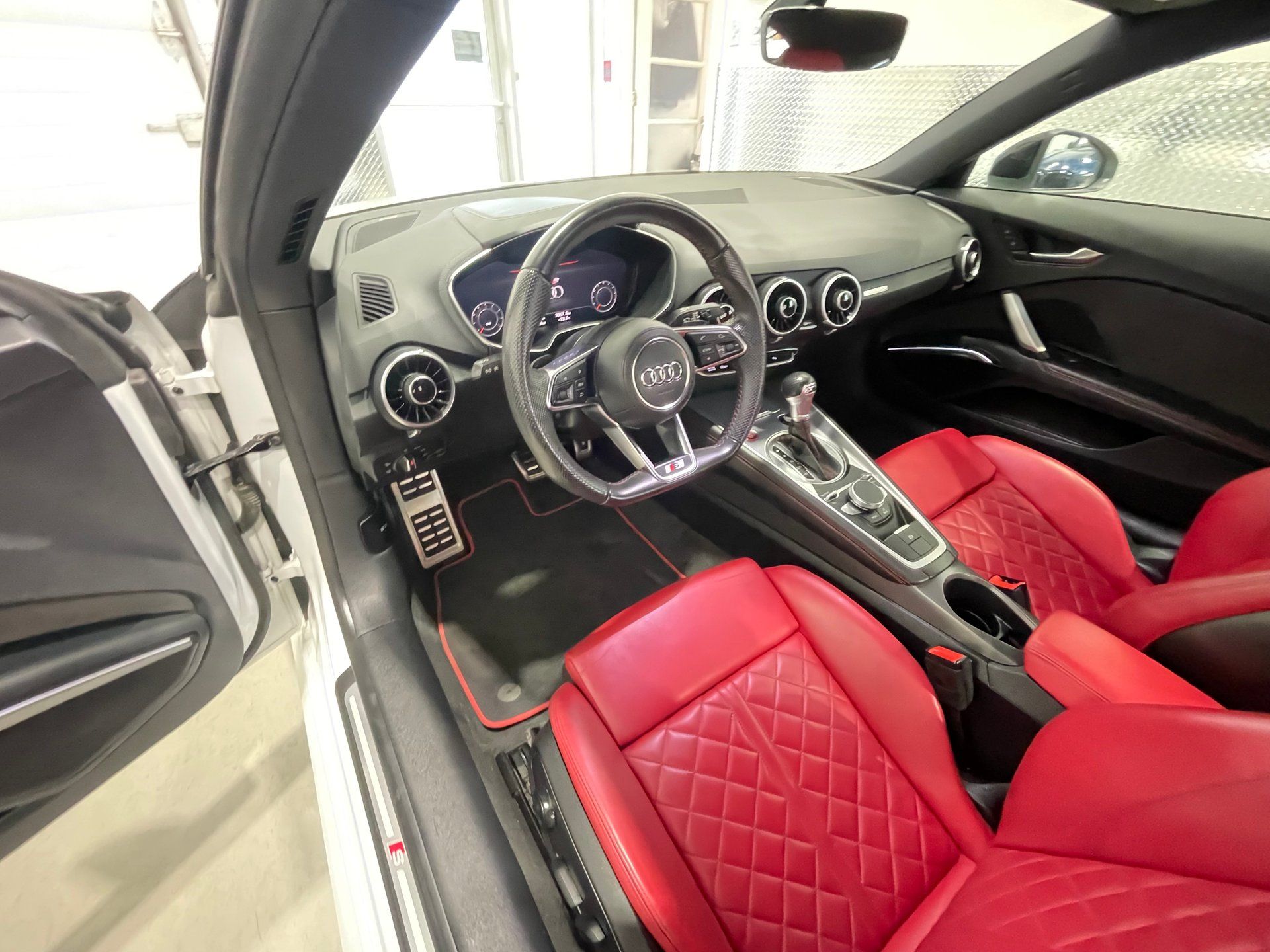 Audi TTS 2023 - Thumbnail 21