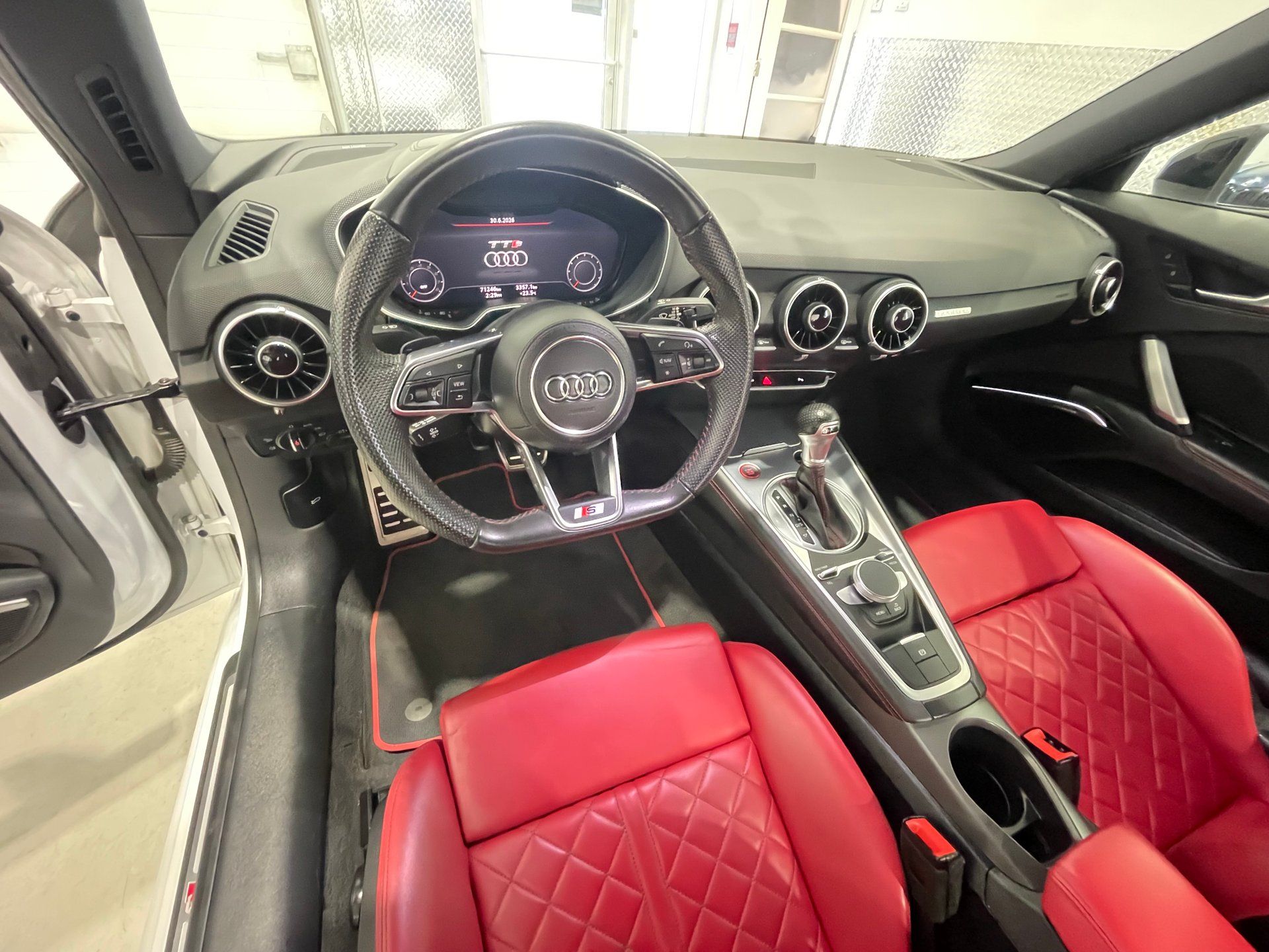 Audi TTS 2023 - Thumbnail 23