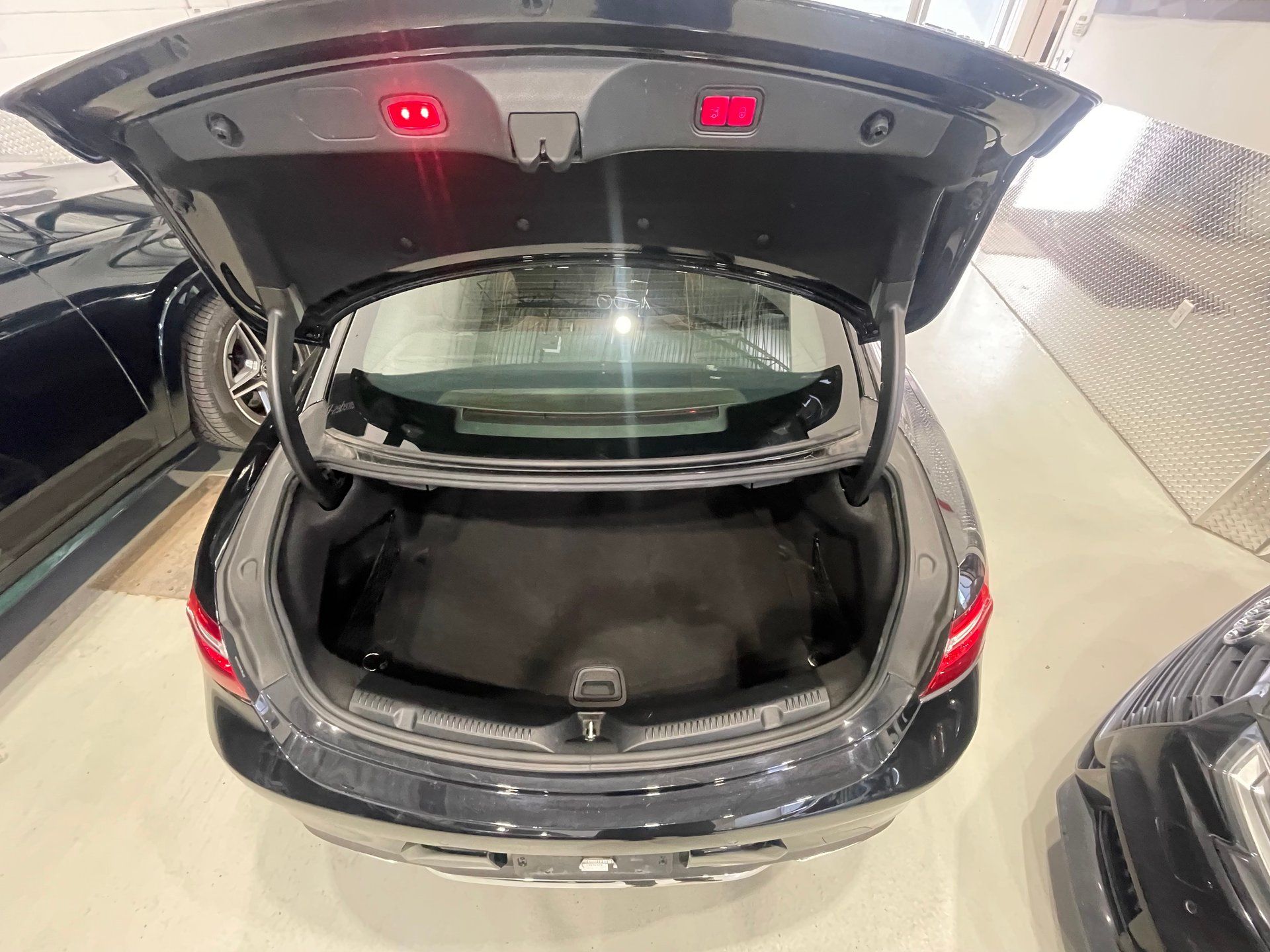 Mercedes-Benz E 450 2019 - Image 17