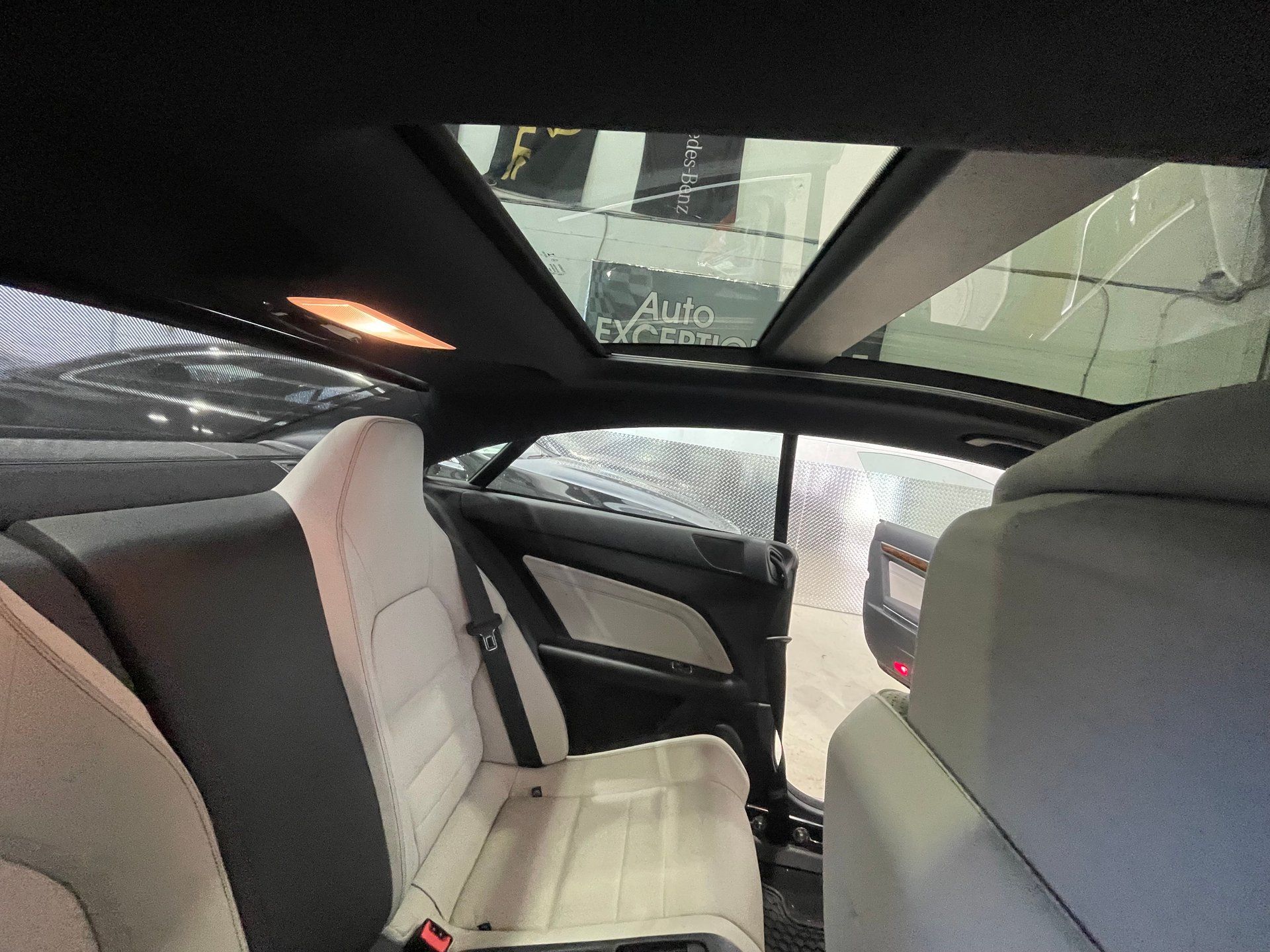 Mercedes-Benz E 400 2016 - Image 21