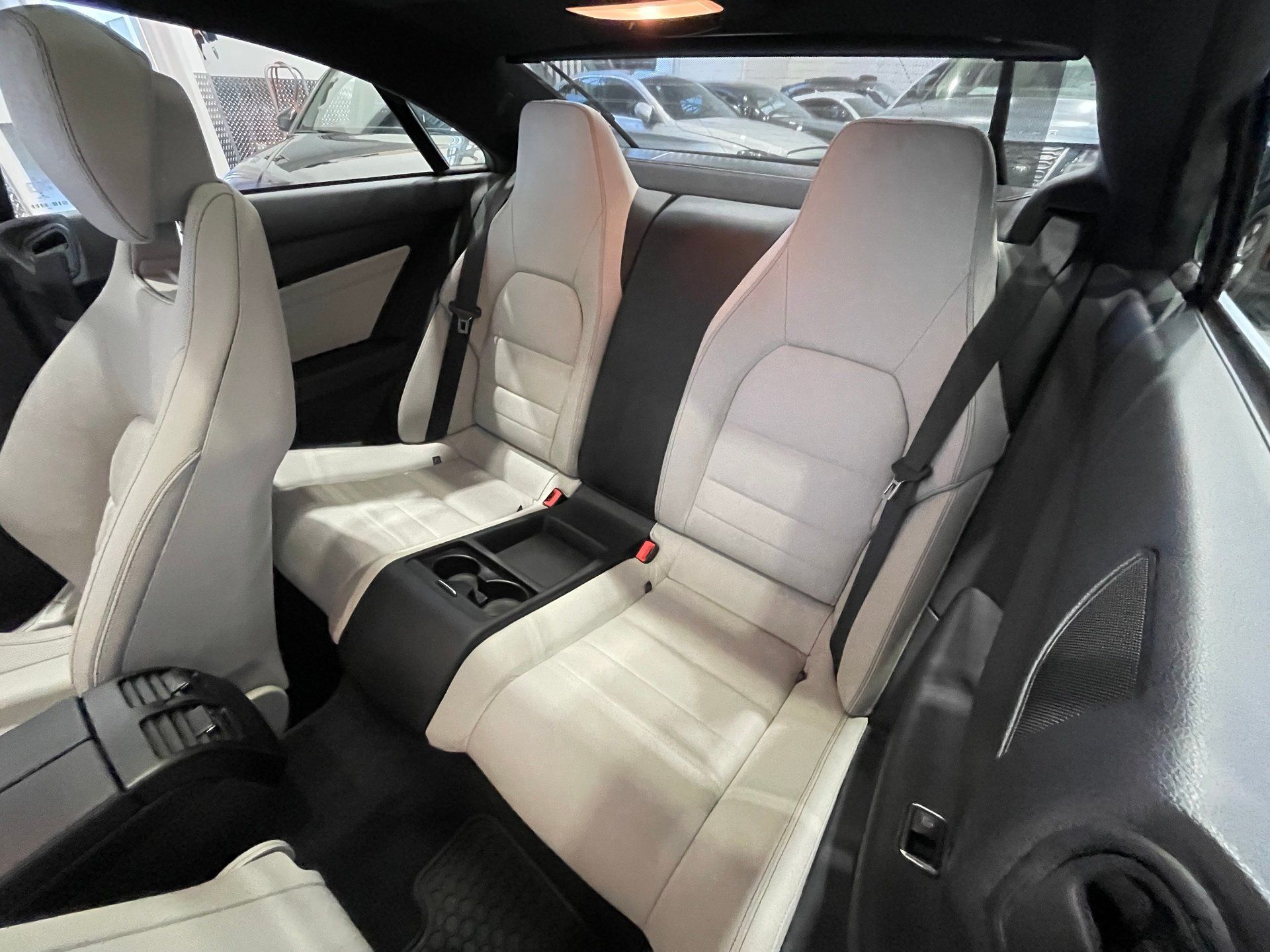 Mercedes-Benz E 400 2016 - Image 13