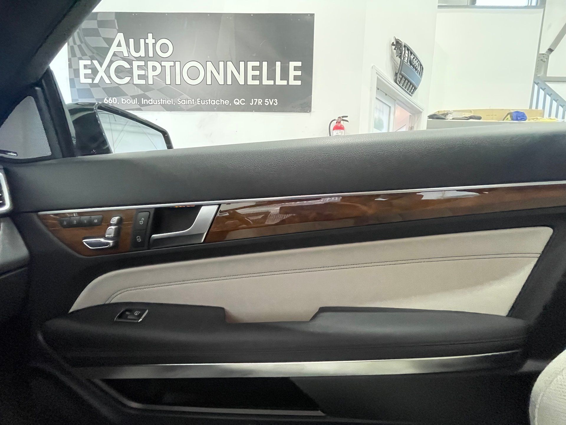 Mercedes-Benz E 400 2016 - Image 31