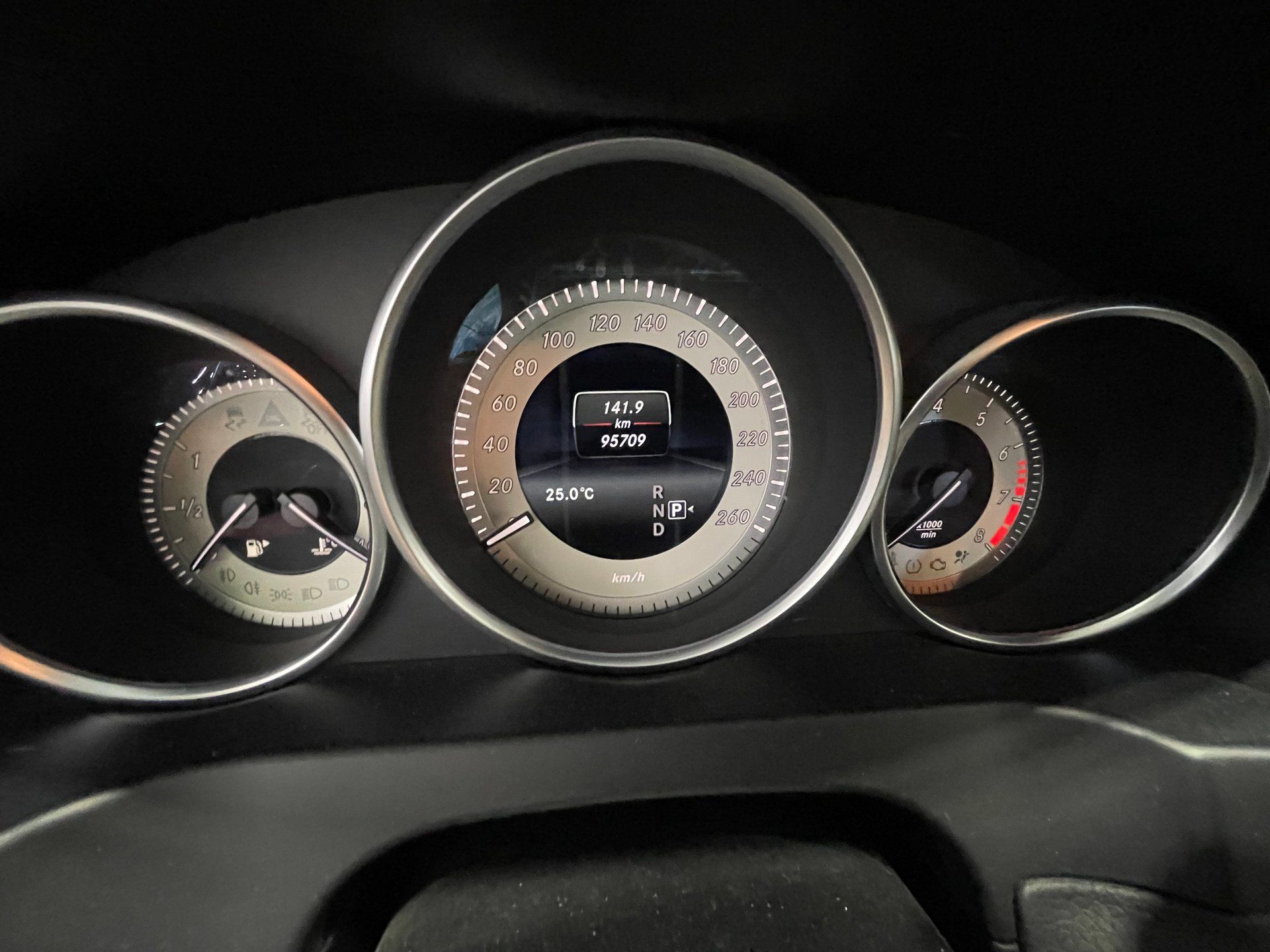 Mercedes-Benz E 400 2016 - Image 23