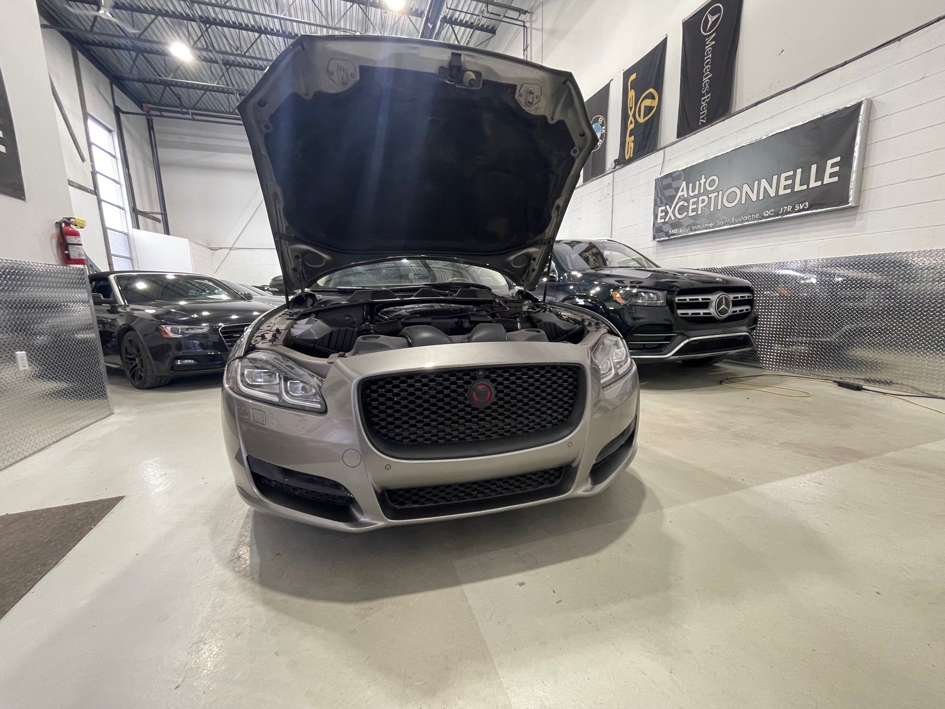 Jaguar XJ 2017 - Image 41