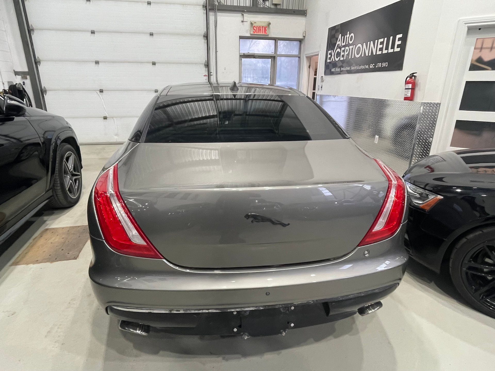 Jaguar XJ 2017 - Image 27