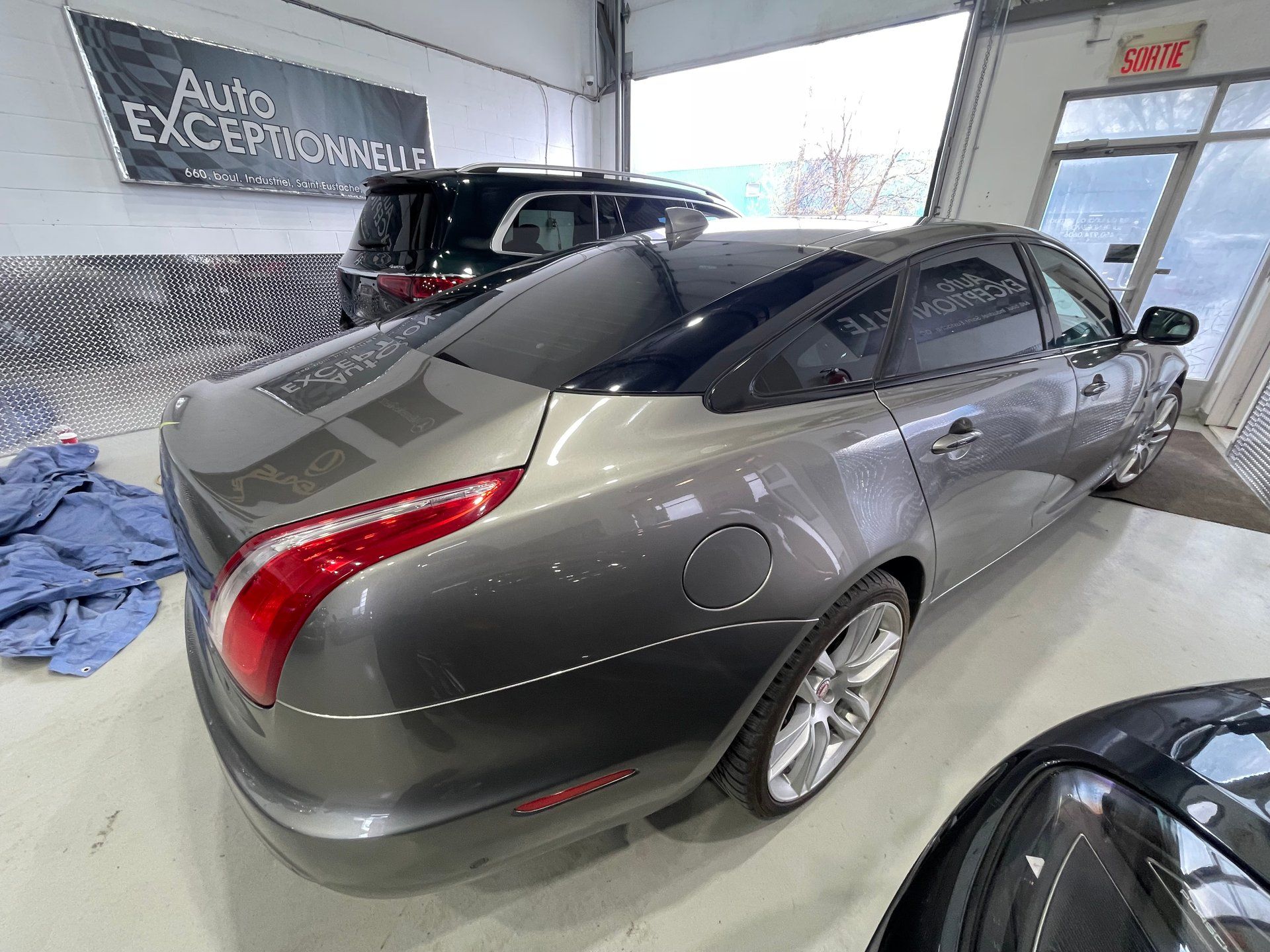 Jaguar XJ 2017 - Image 8