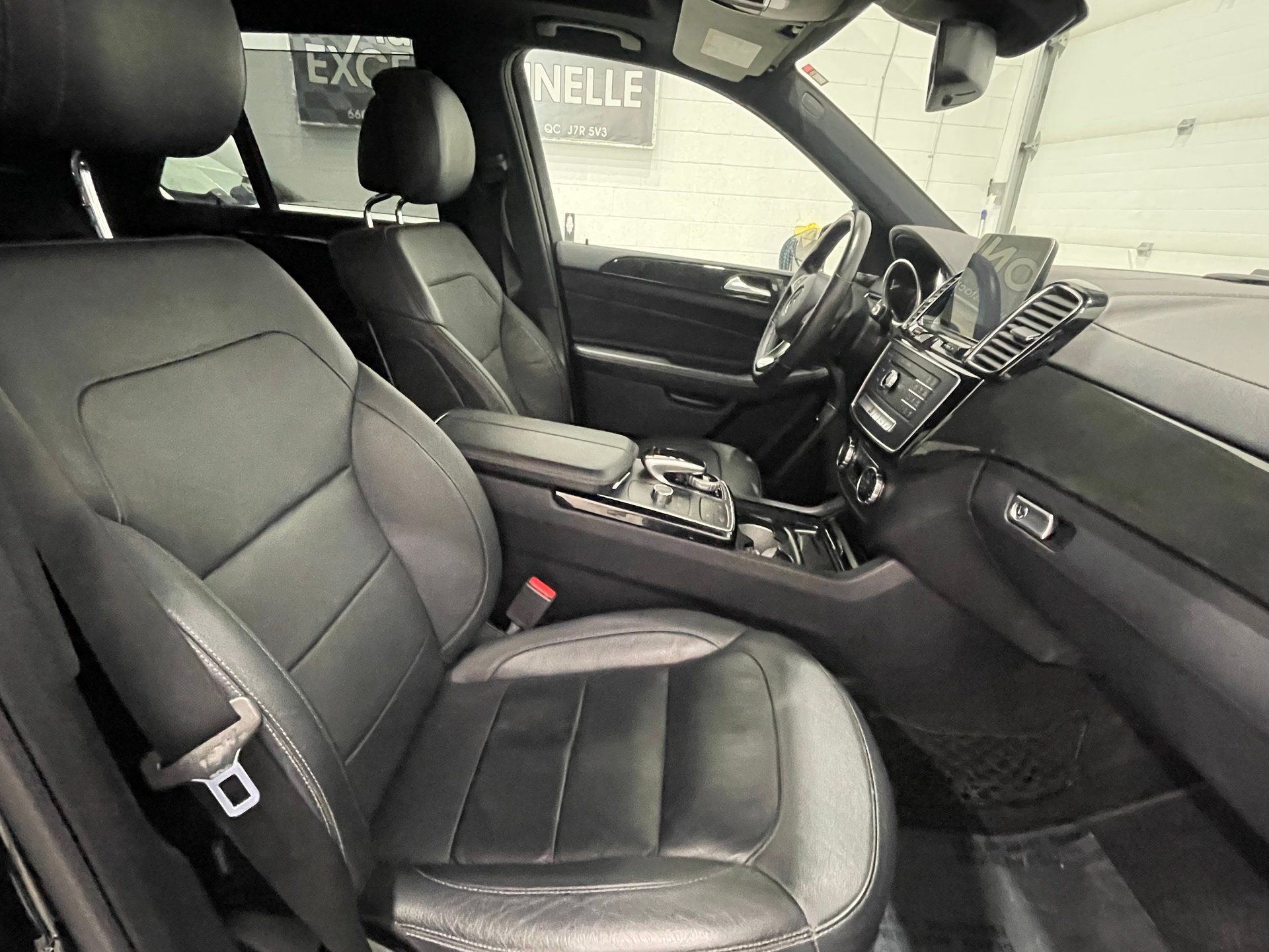 Mercedes-Benz GLE 550 2017 - Image 21