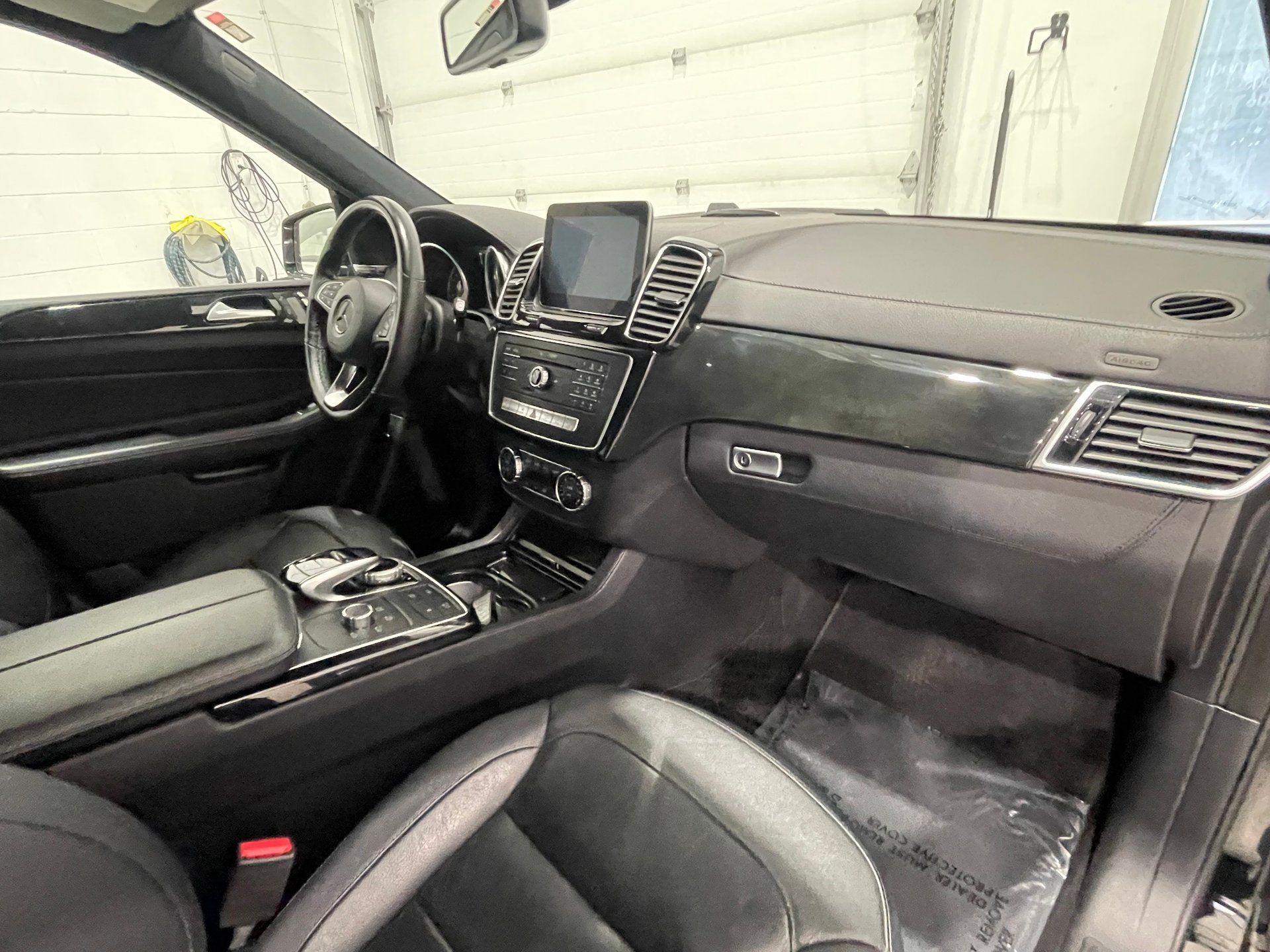 Mercedes-Benz GLE 550 2017 - Image 23