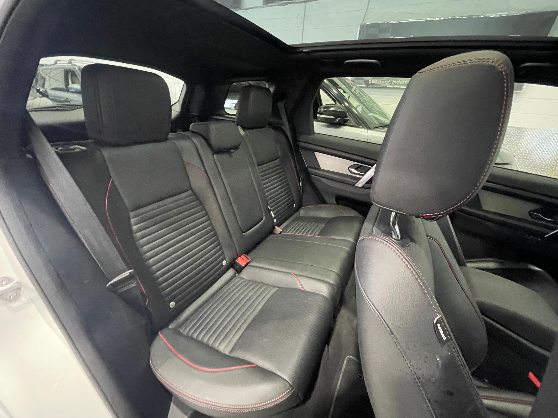 Land Rover Discovery Sport 2023 - Image 16