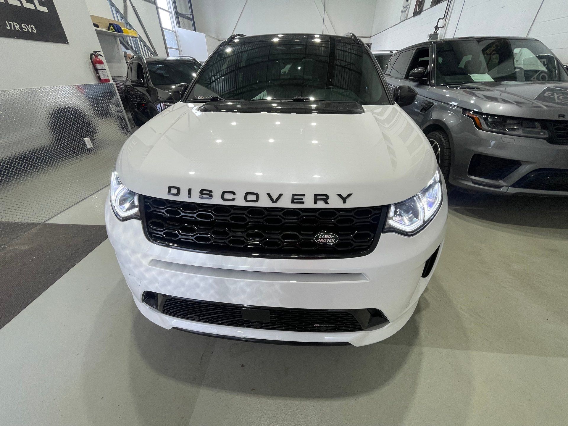 Land Rover Discovery Sport 2023 - Image 34