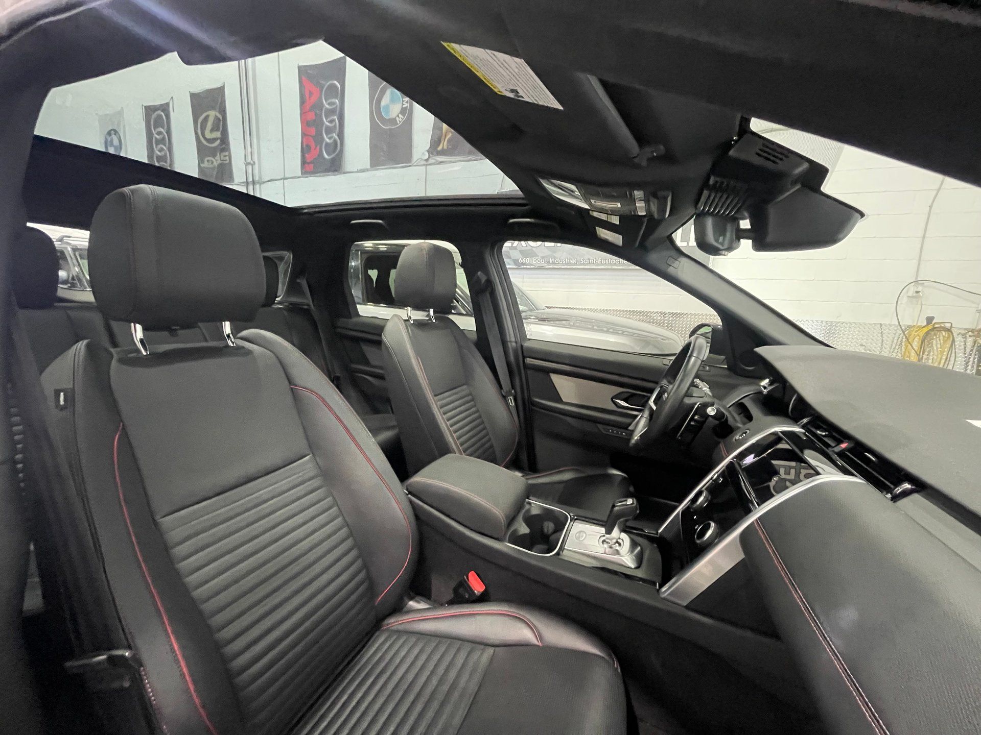 Land Rover Discovery Sport 2023 - Image 19