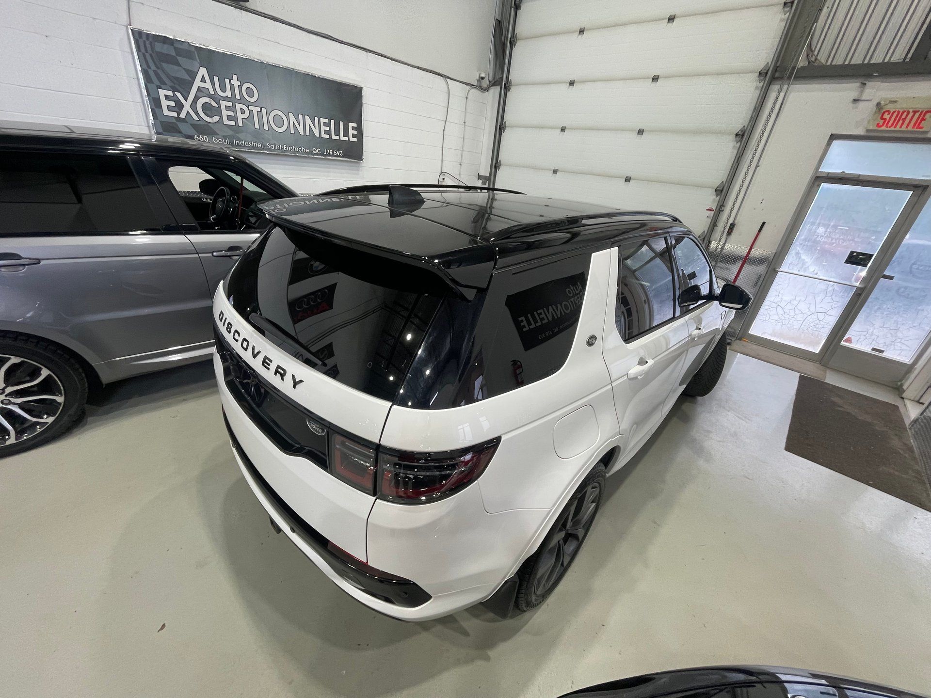 Land Rover Discovery Sport 2023 - Image 13