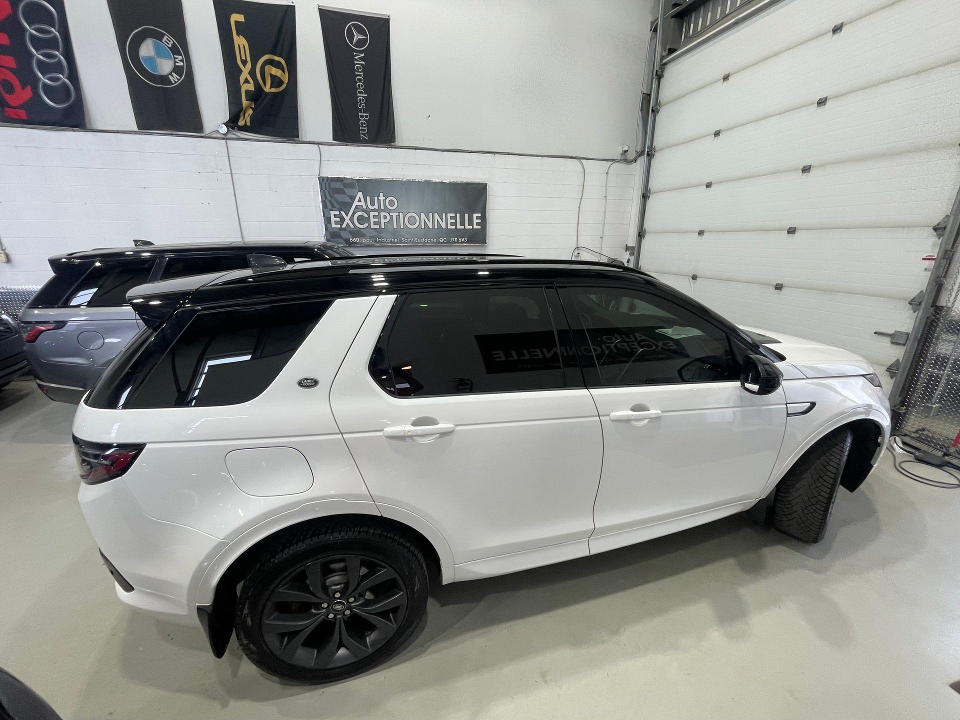 Land Rover Discovery Sport 2023 - Image 14