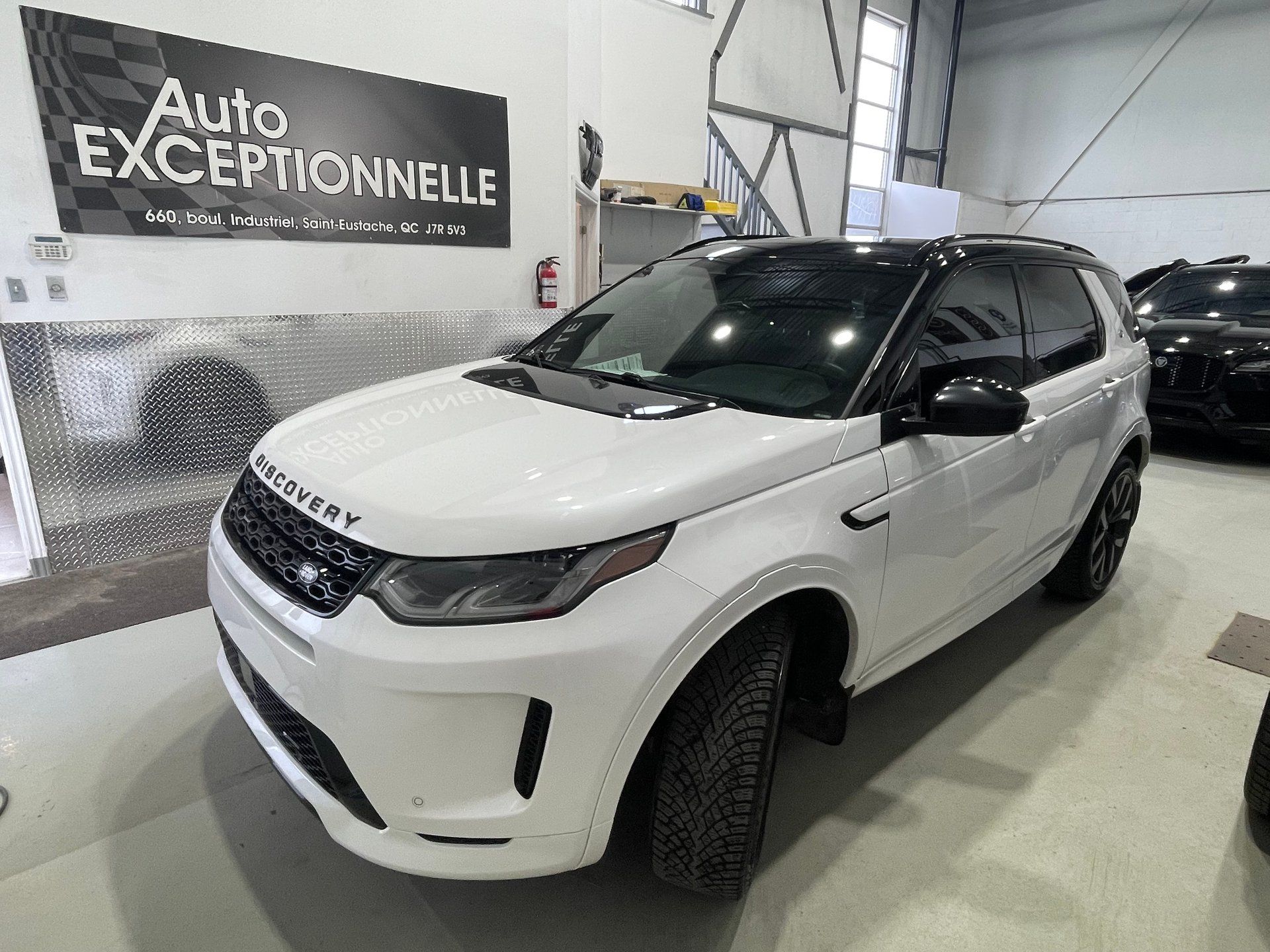 Land Rover Discovery Sport 2023 - Image 7