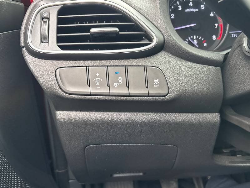 Hyundai Elantra GT 2019 - Image 23