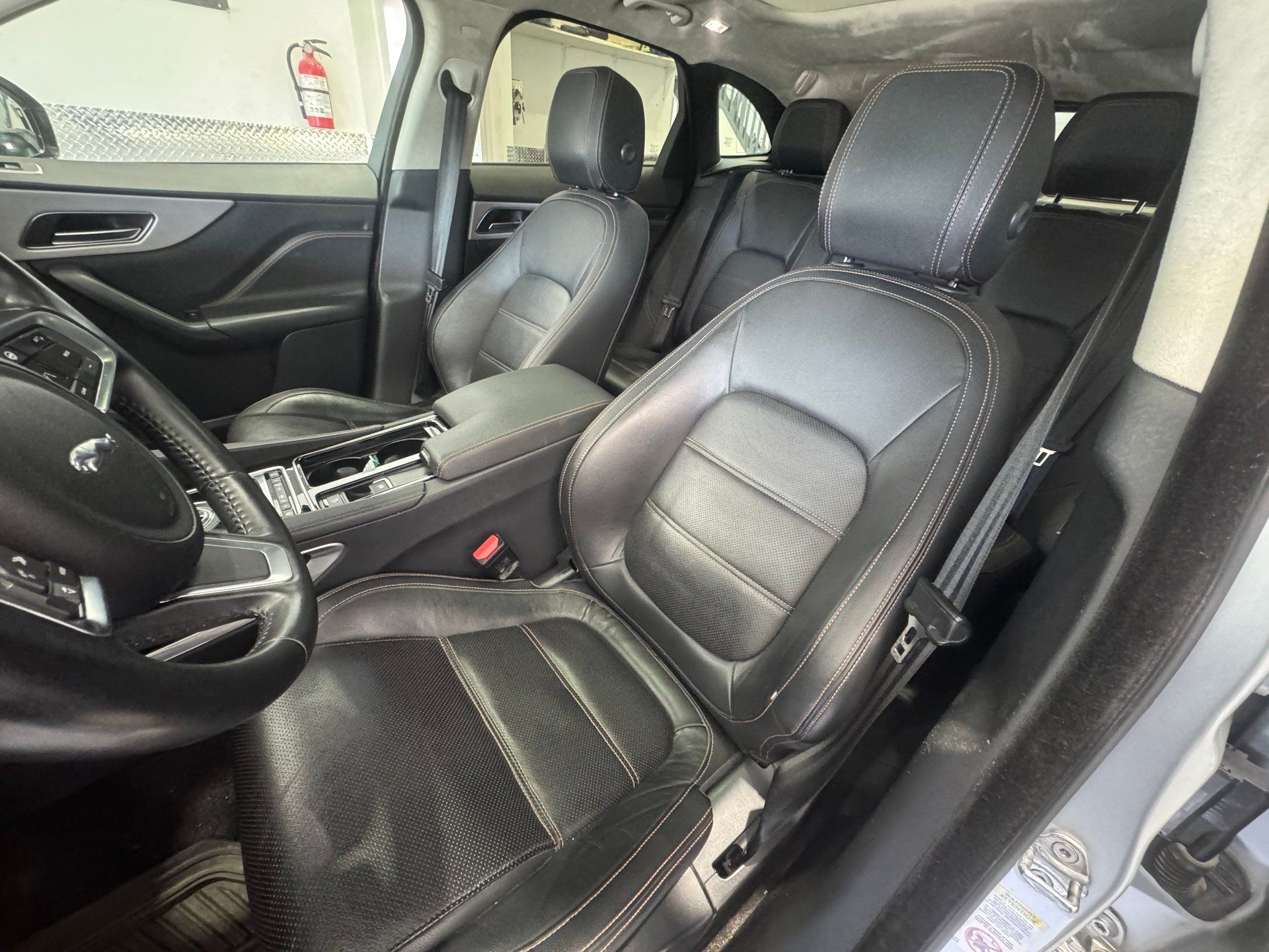Jaguar F-PACE 2019 - Image 18
