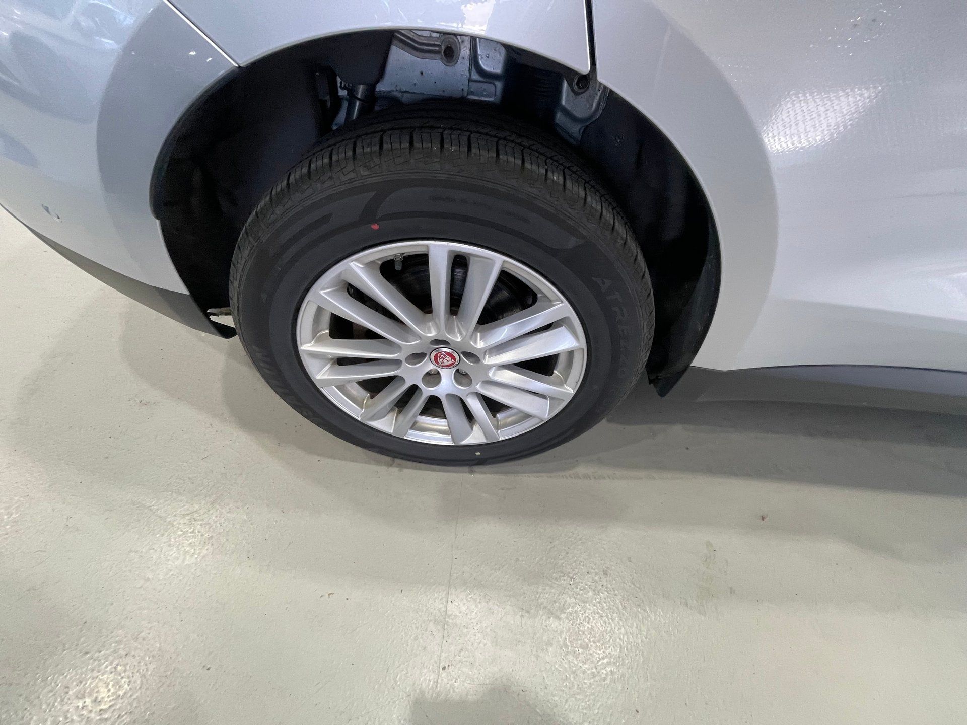 Jaguar F-PACE 2019 - Image 15