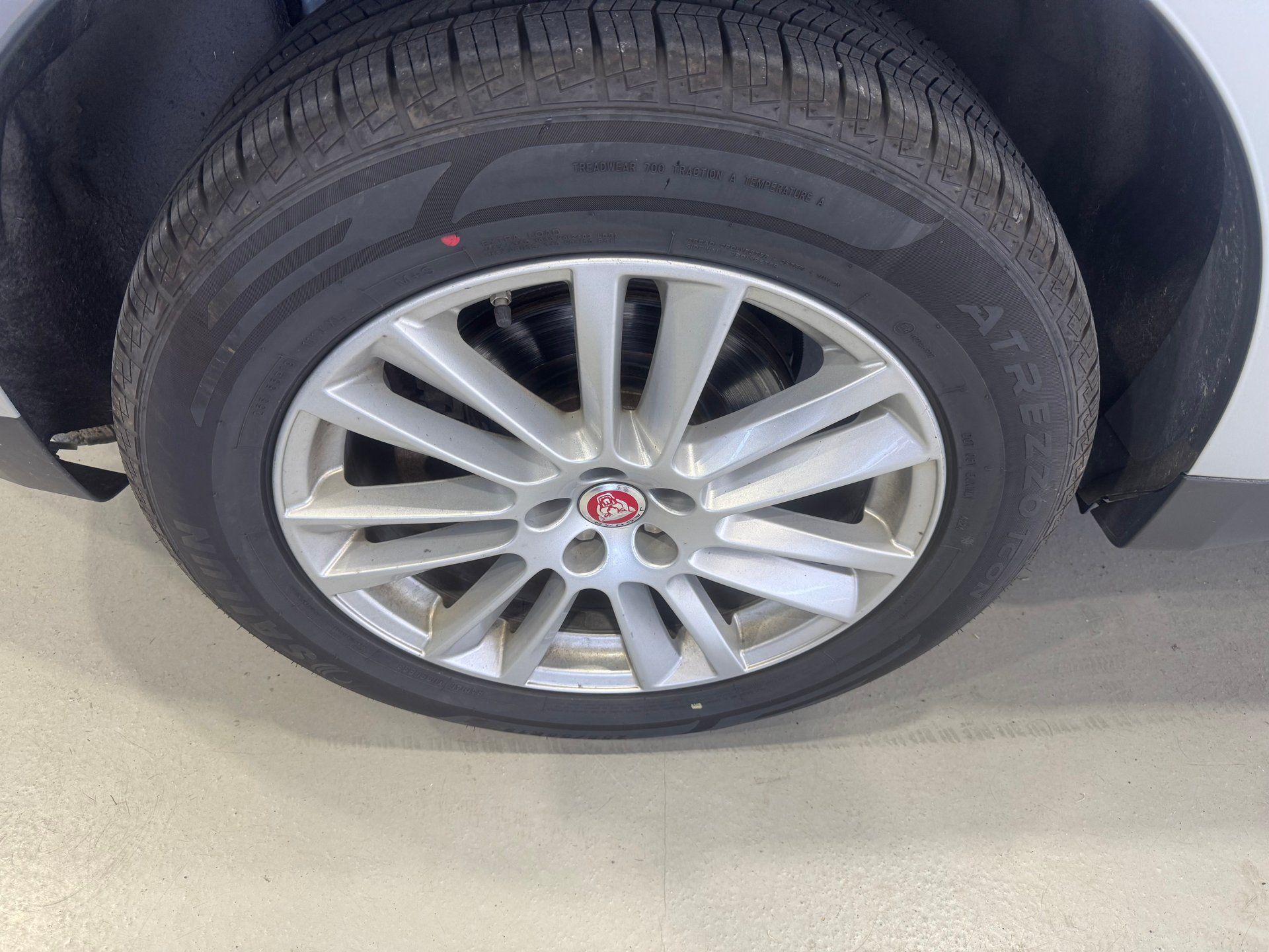 Jaguar F-PACE 2019 - Image 16