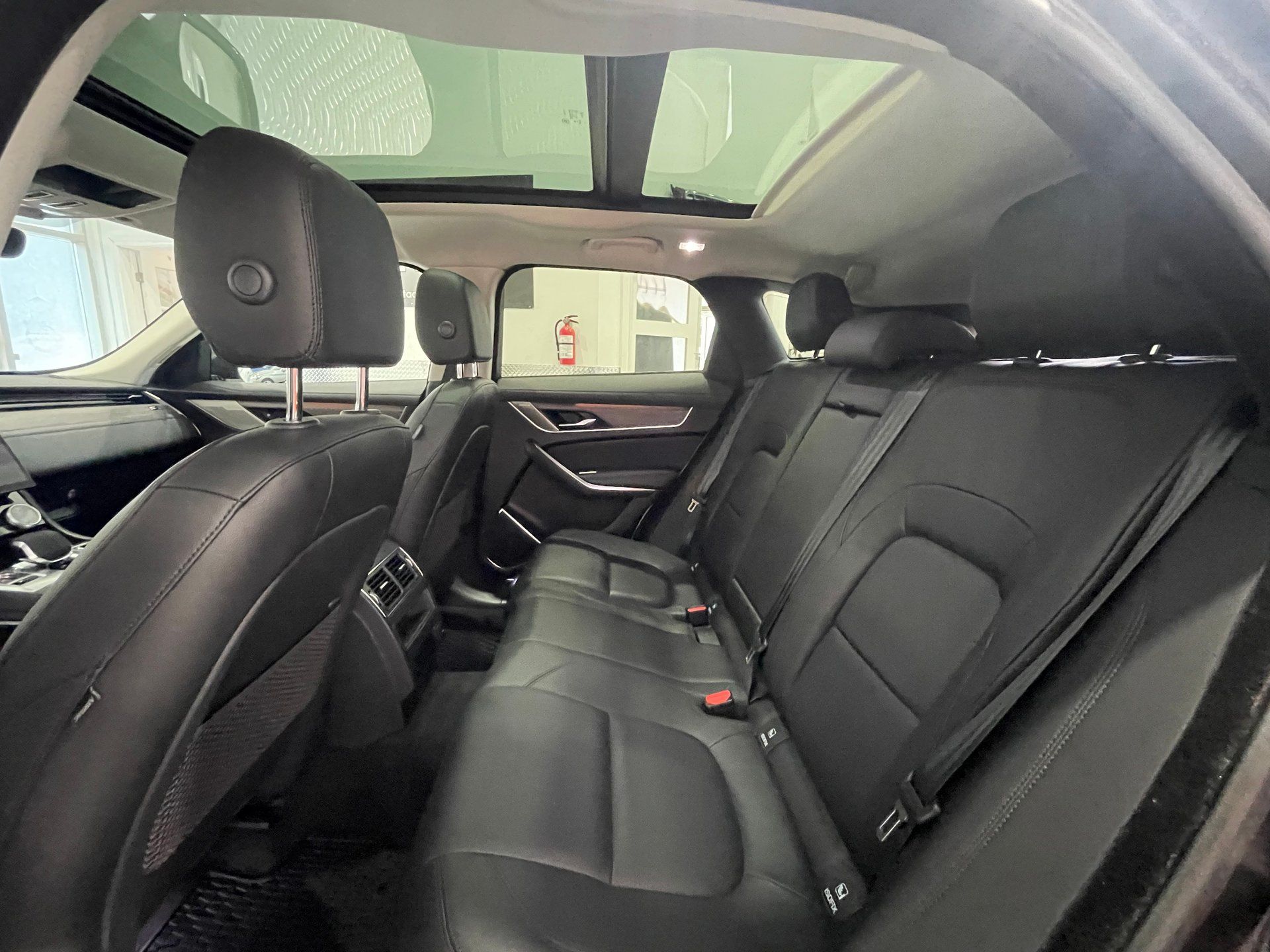 Jaguar F-PACE 2022 - Image 32
