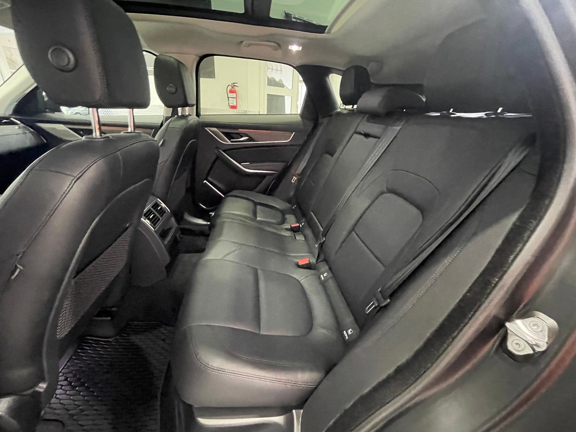 Jaguar F-PACE 2022 - Image 31