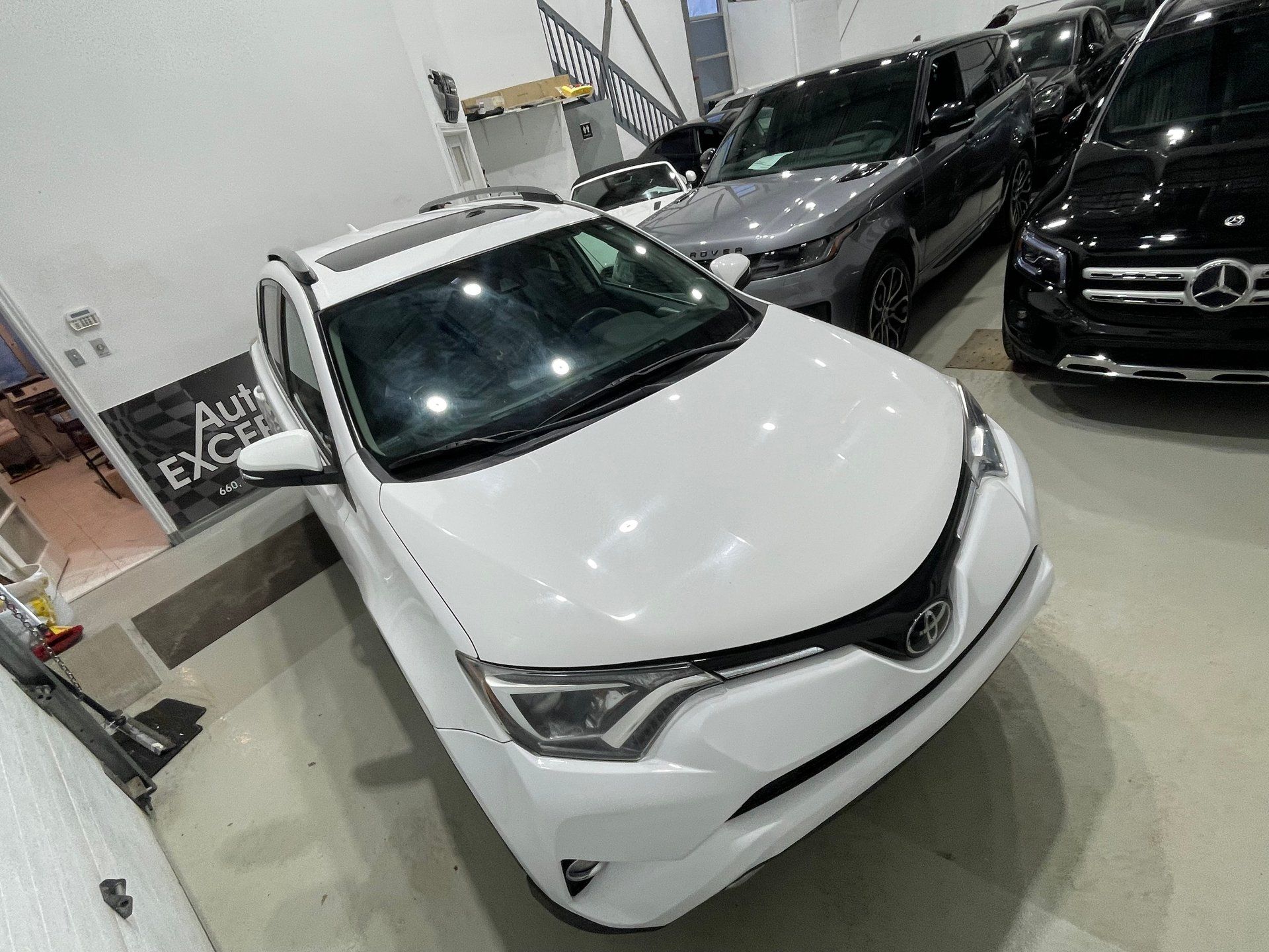 Toyota RAV4 2017 - Image 4
