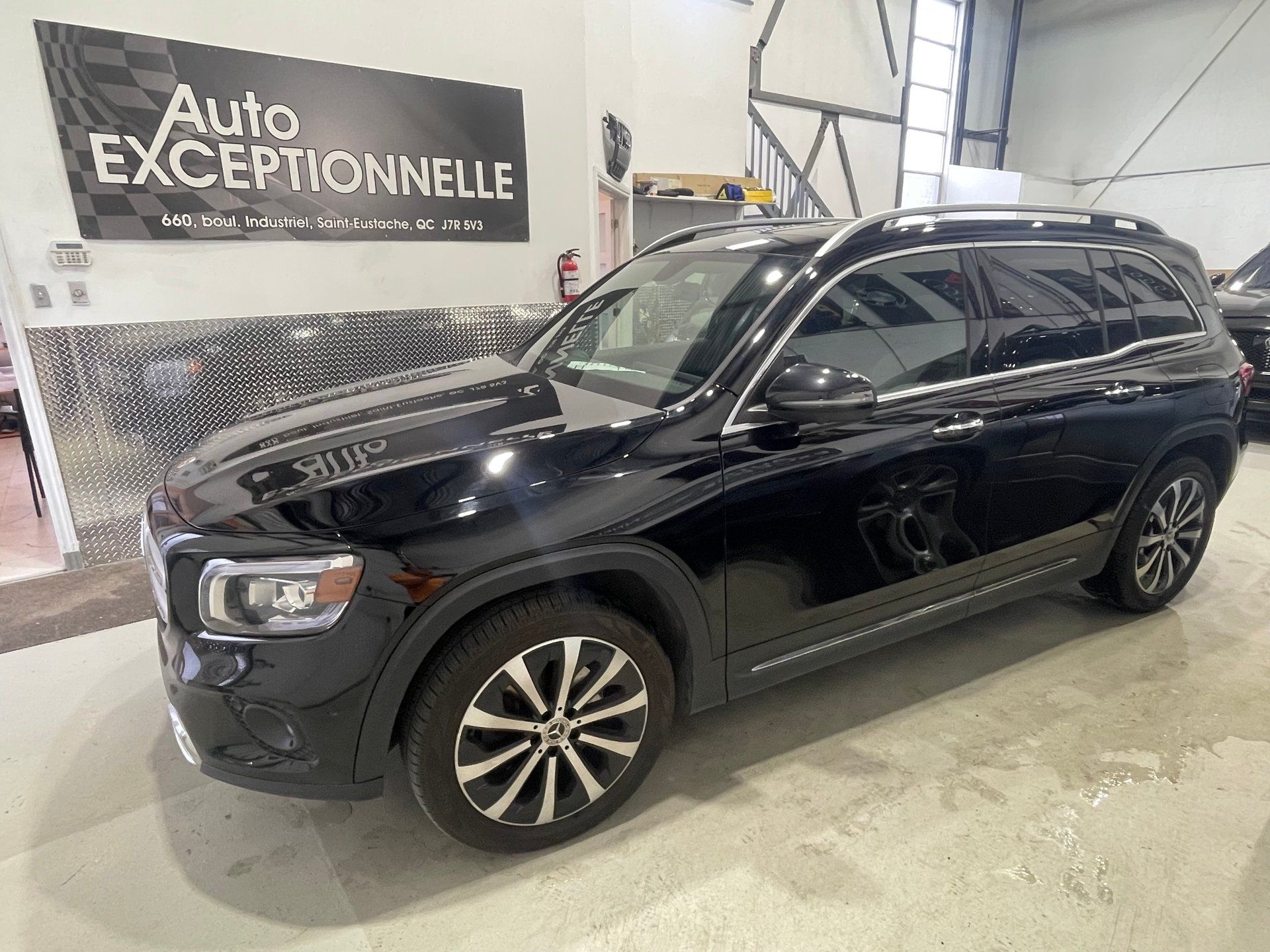 Mercedes-Benz GLB 250 2023 - Image 3