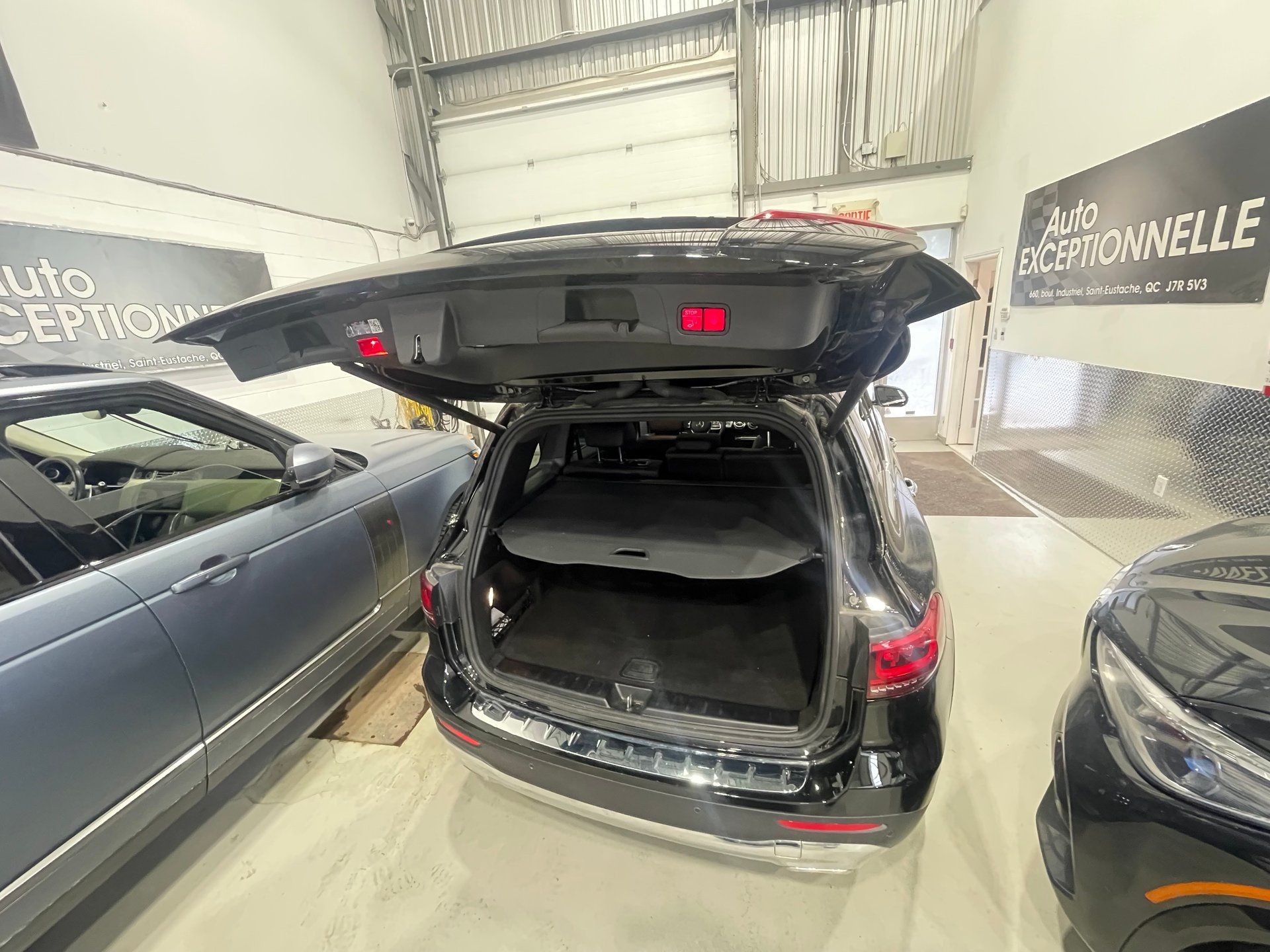 Mercedes-Benz GLB 250 2023 - Image 12