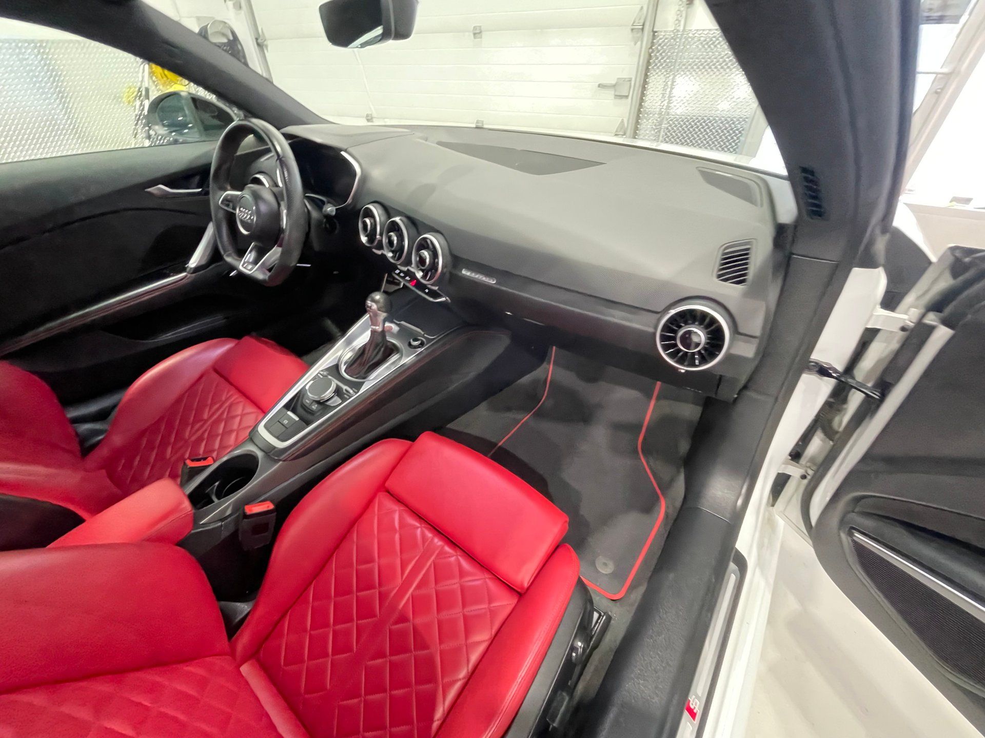Audi TTS 2023 - Image 15