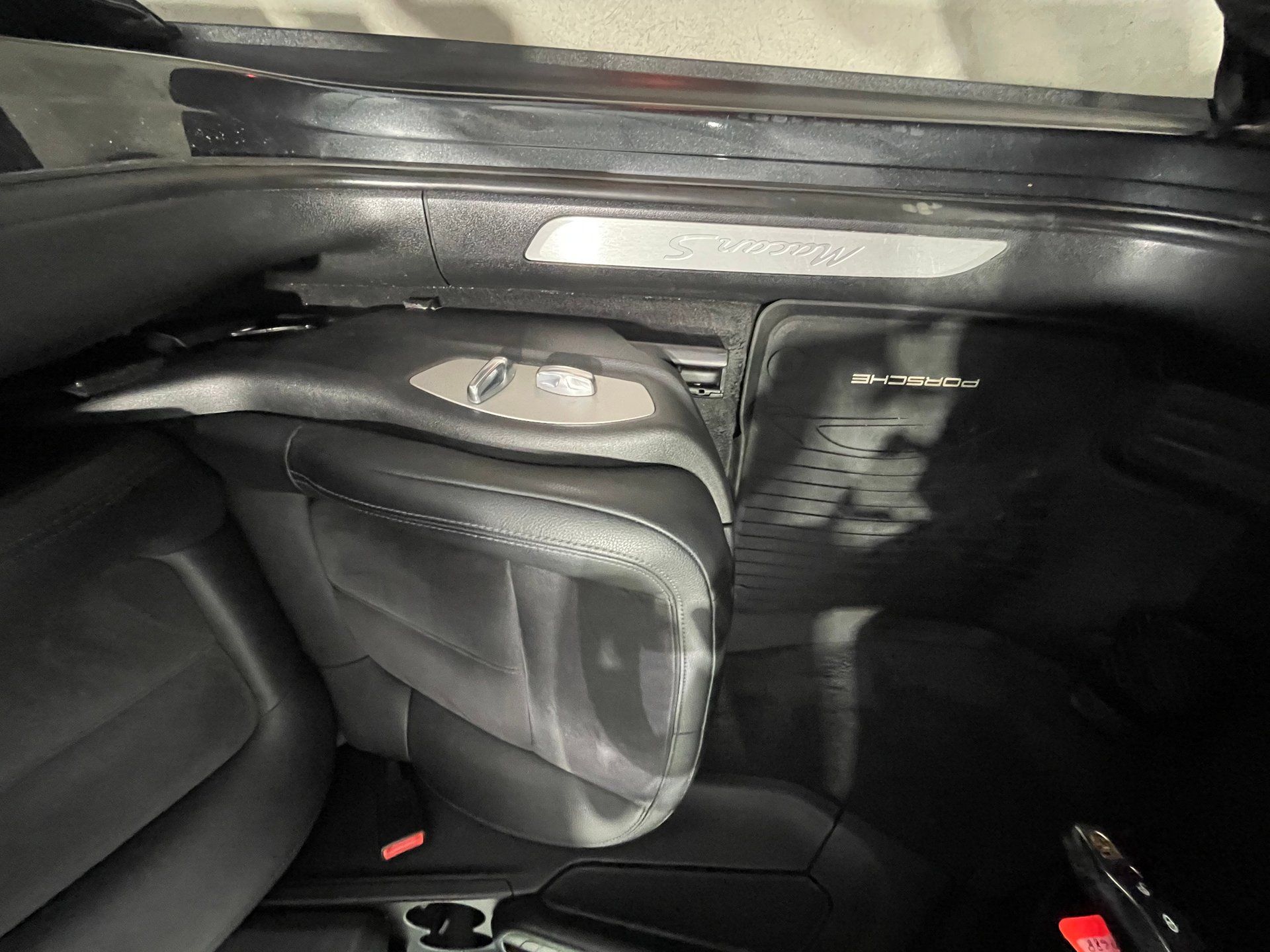 Porsche Macan 2017 - Image 32