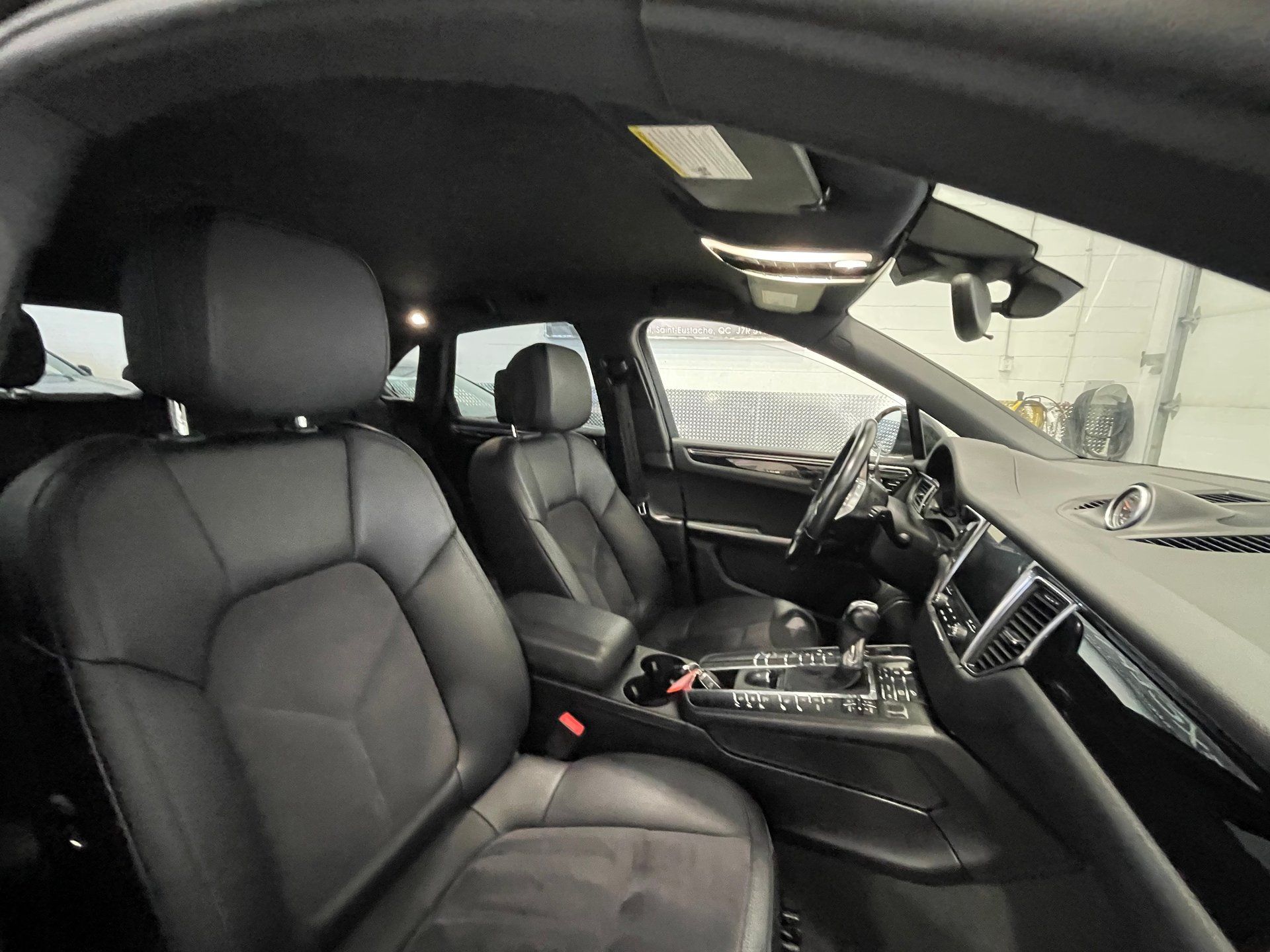 Porsche Macan 2017 - Image 19