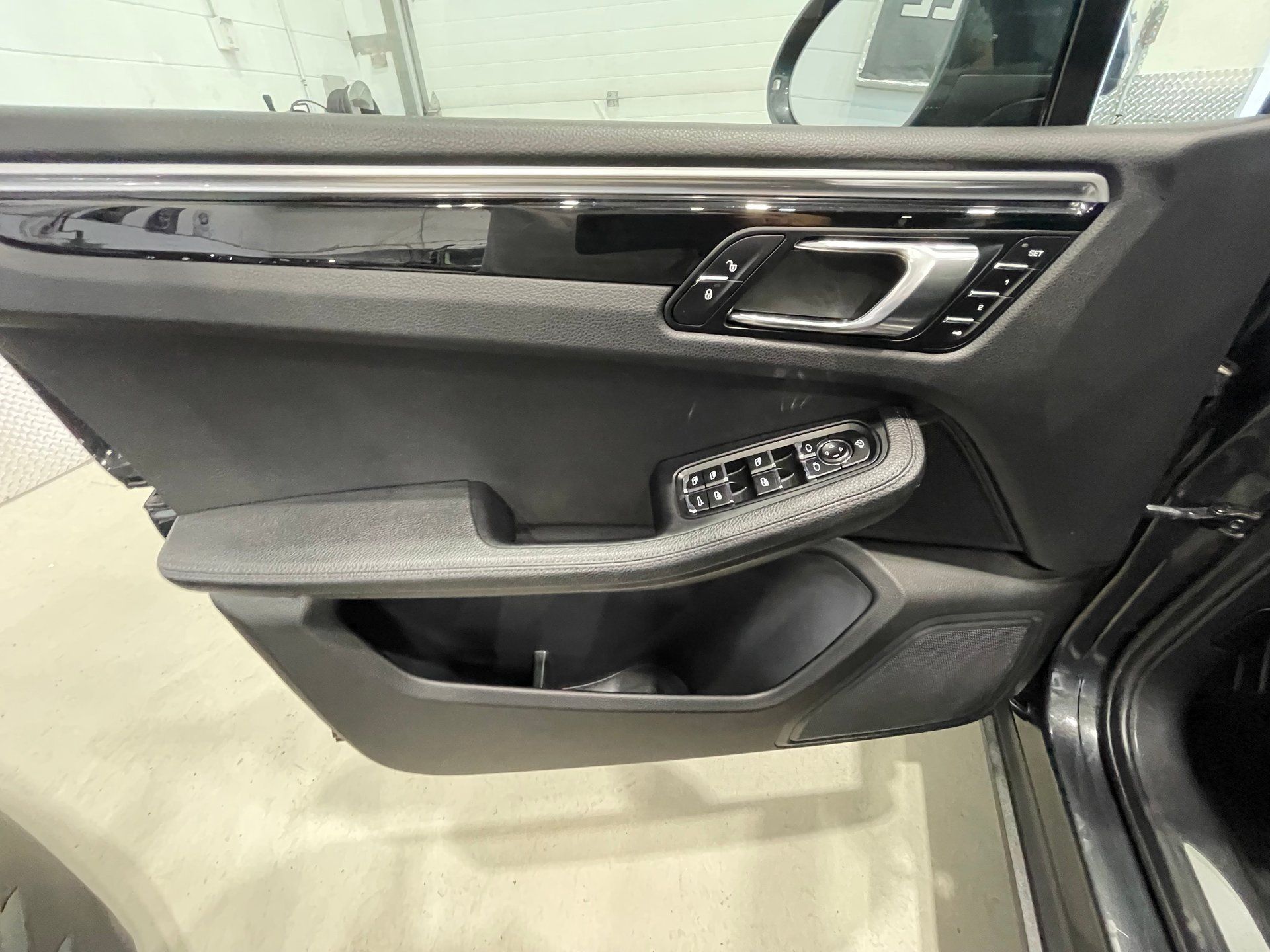 Porsche Macan 2017 - Image 37