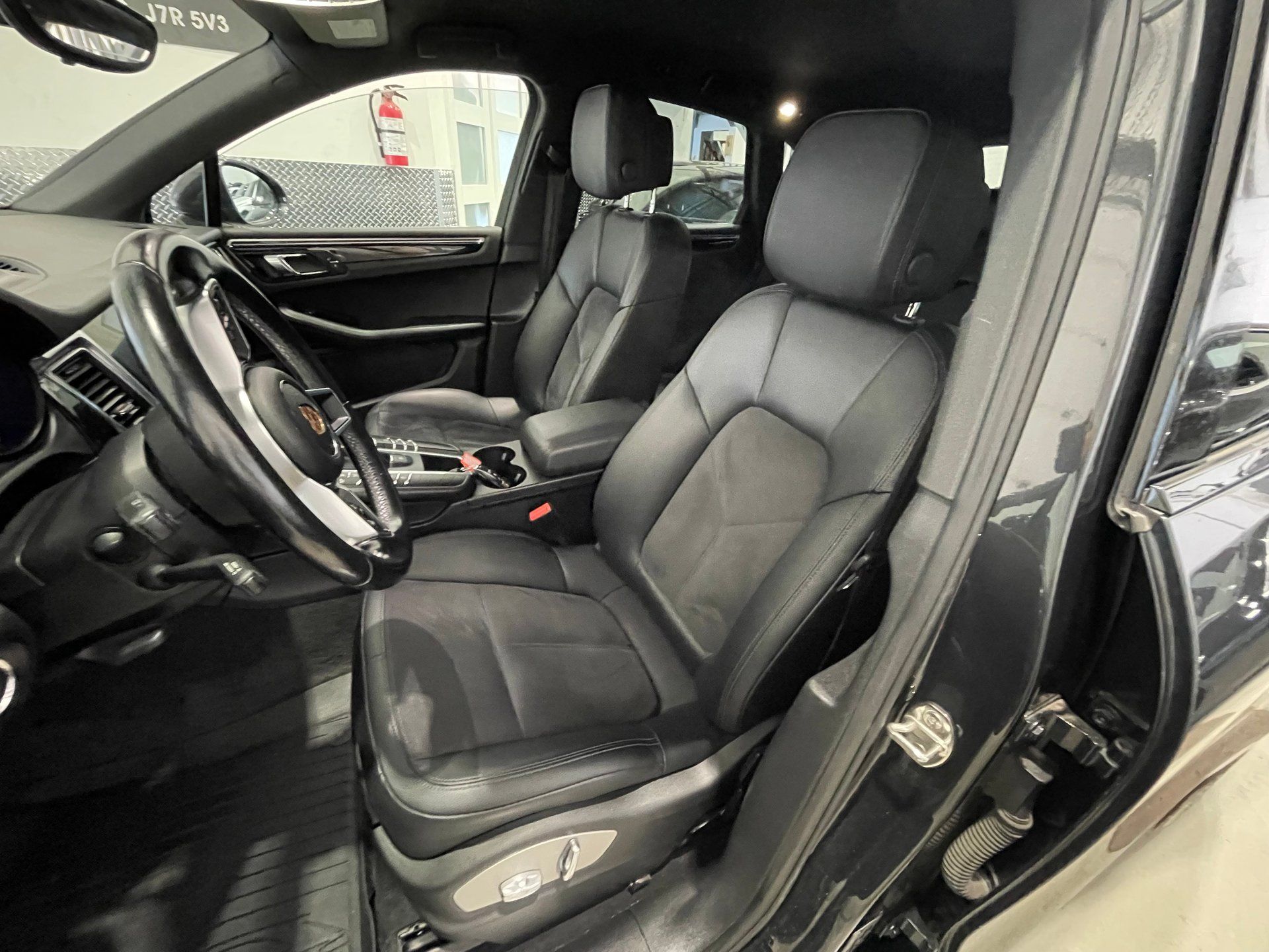 Porsche Macan 2017 - Image 22