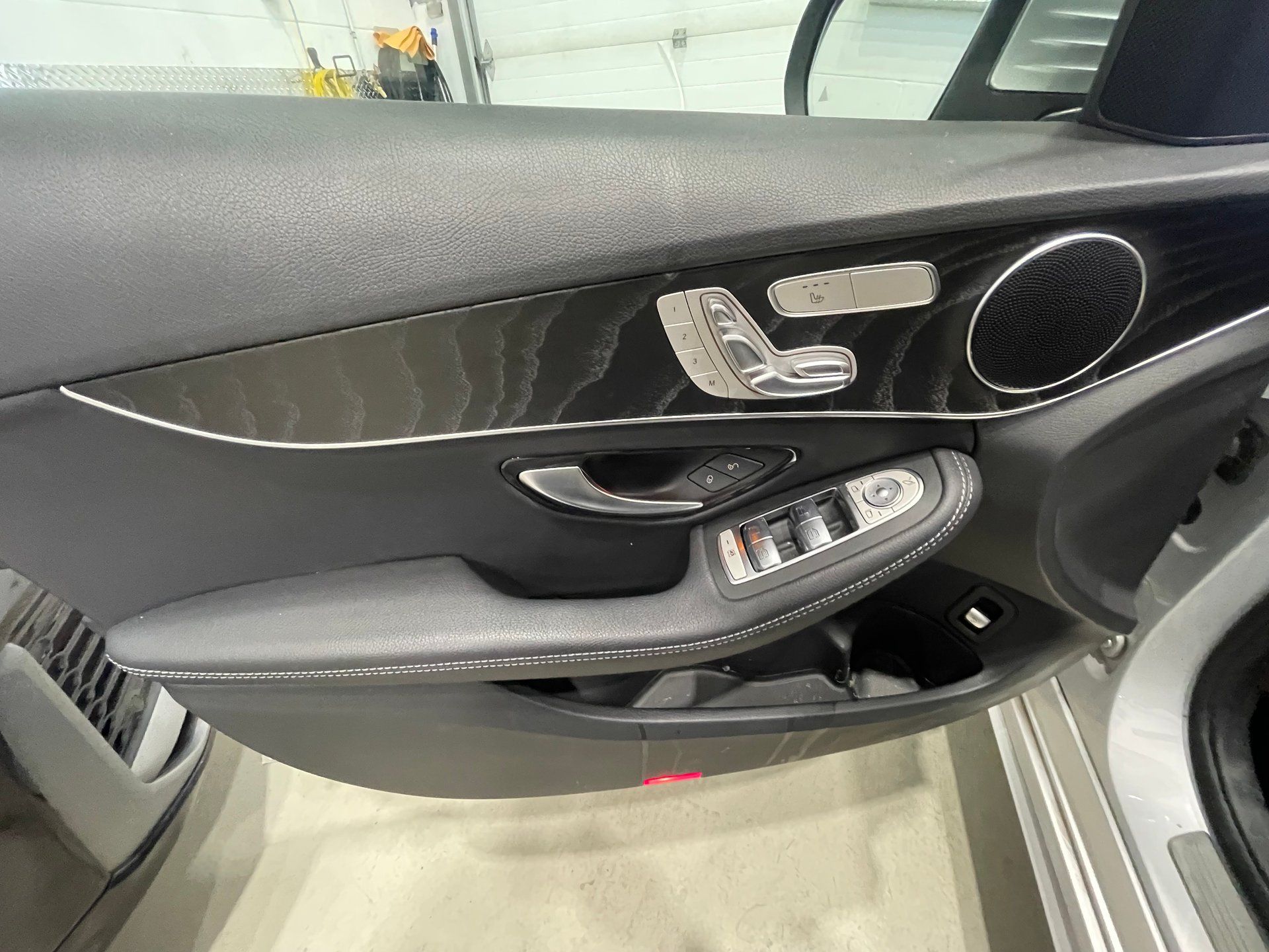 Mercedes-Benz C 300 2021 - Image 28