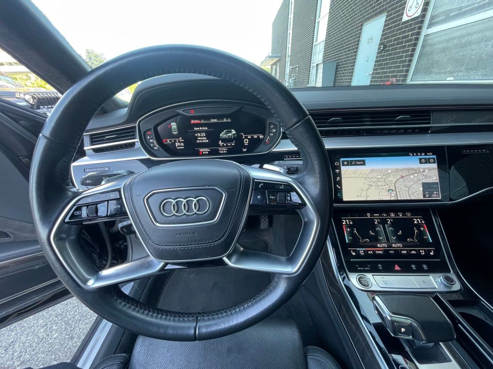 Audi A8 L 2021 - Image 17