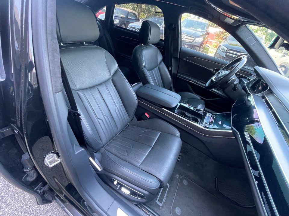 Audi A8 L 2021 - Image 21