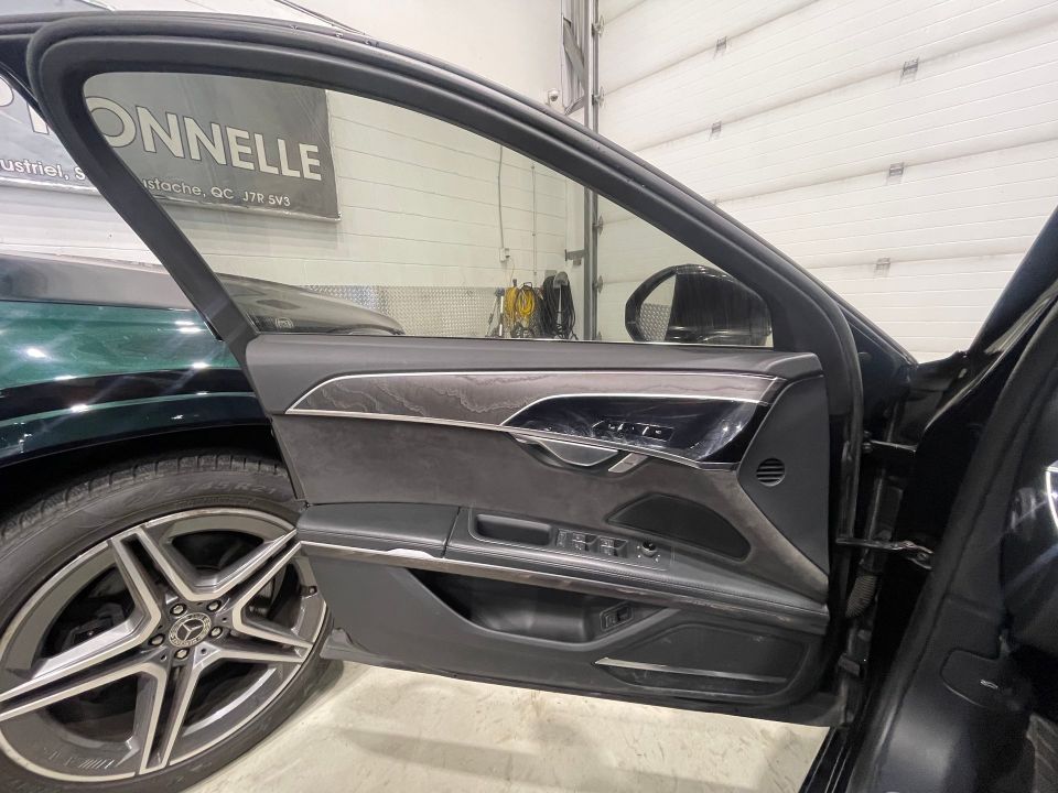 Audi A8 L 2021 - Image 39