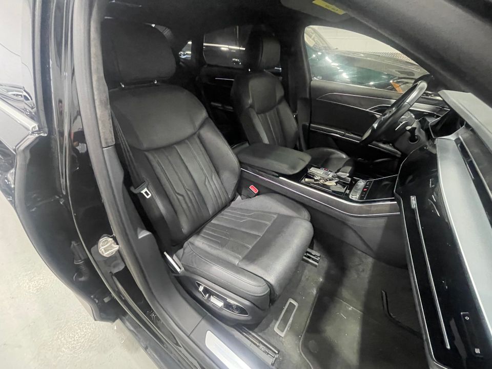 Audi A8 L 2021 - Image 20