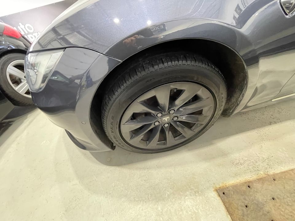 Tesla Model S 2018 - Image 9